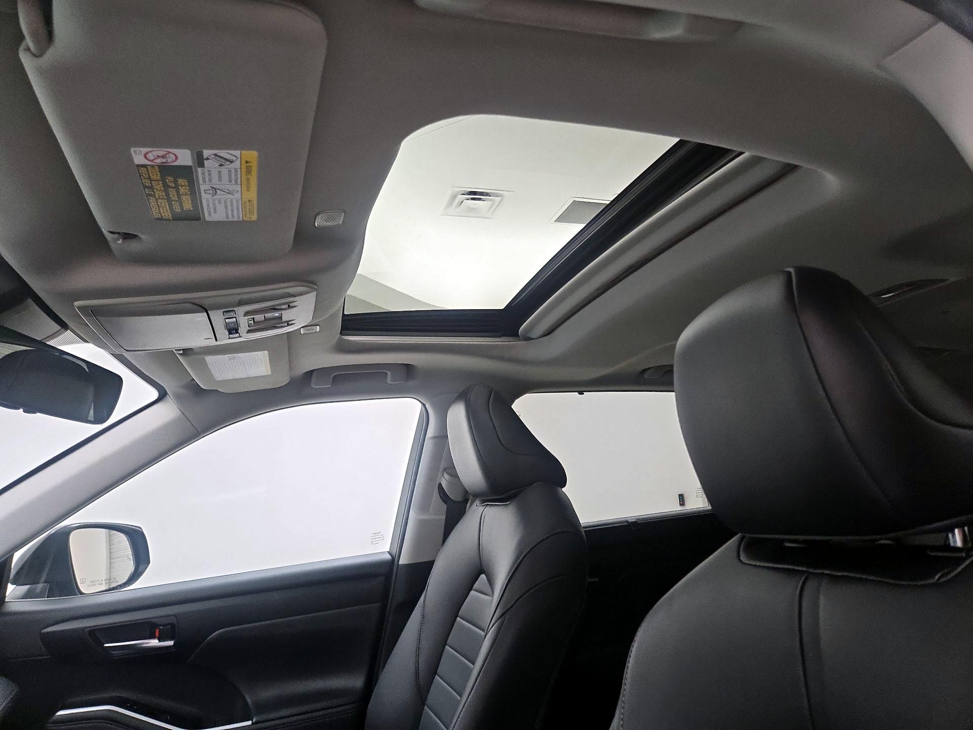 Thumbnail: 2024 Toyota Highlander - 20