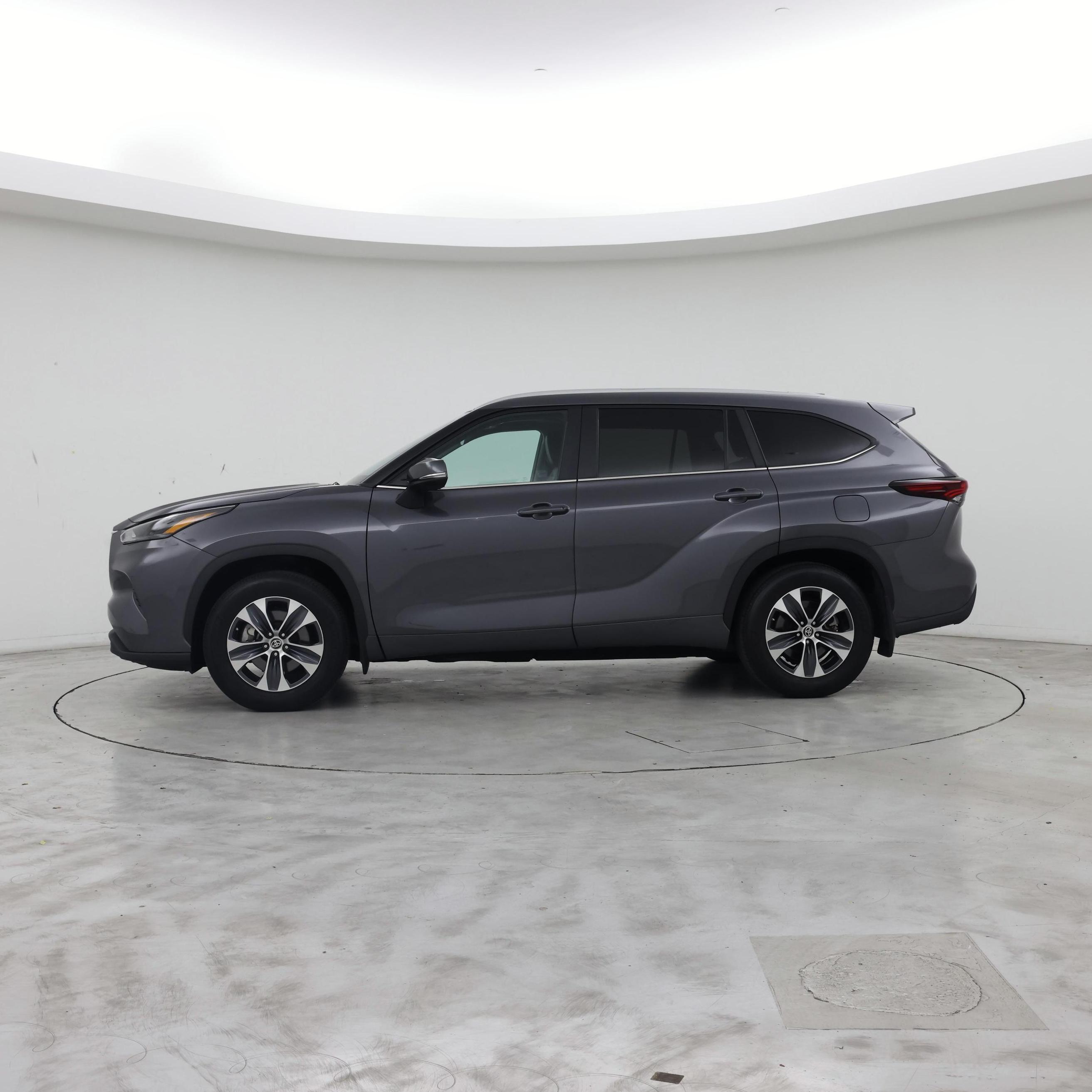 Thumbnail: 2024 Toyota Highlander - 3