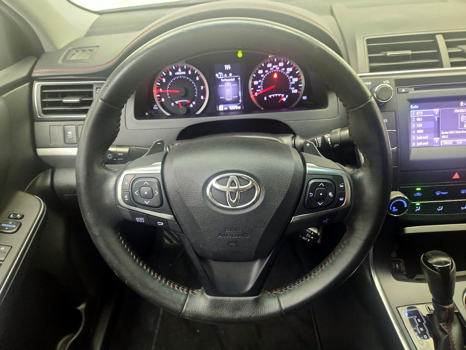 Thumbnail: 2016 Toyota Camry - 10