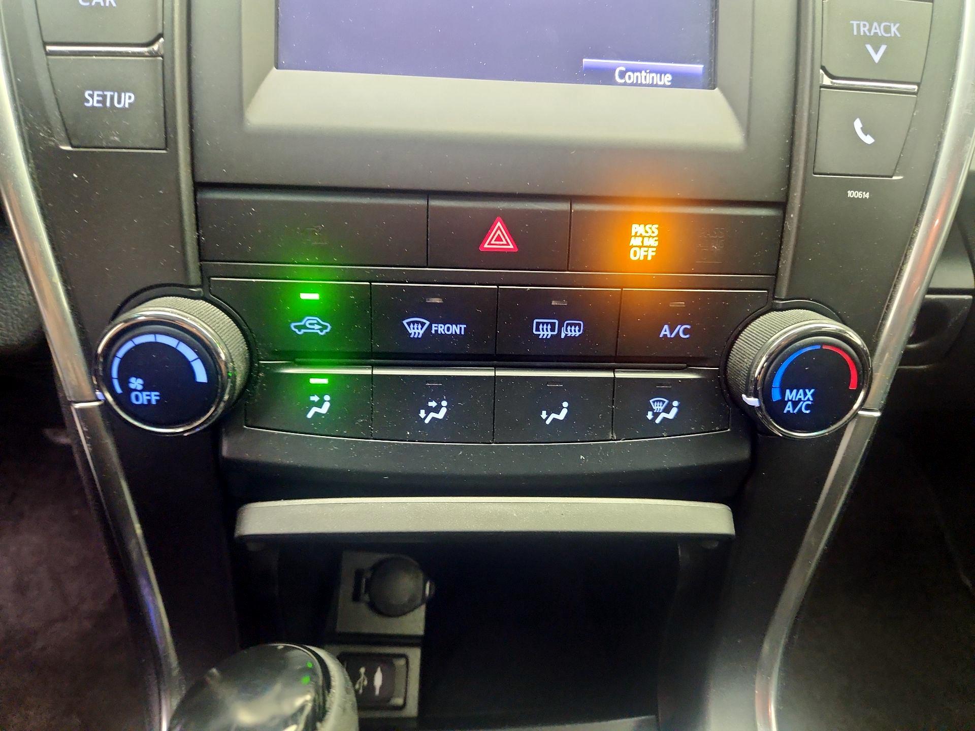 Thumbnail: 2016 Toyota Camry - 16