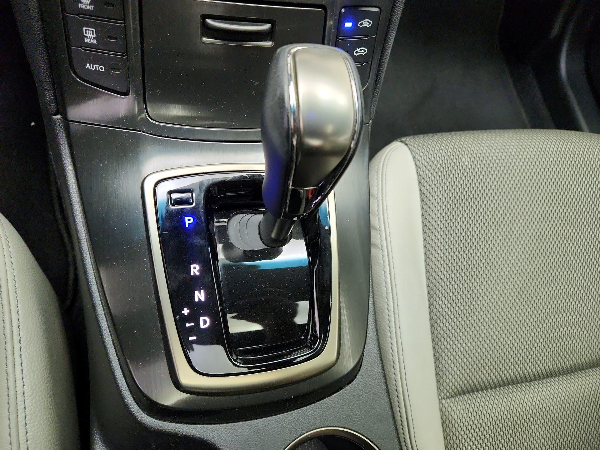 Thumbnail: 2014 Hyundai Genesis - 16