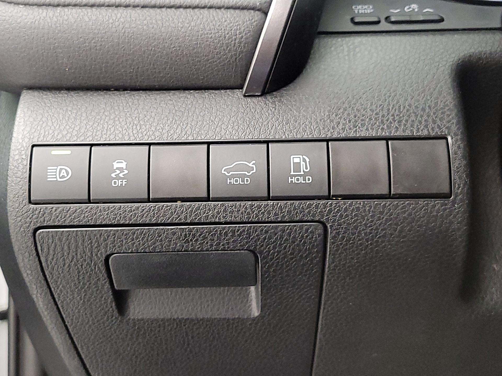 Thumbnail: 2023 Toyota Camry - 13