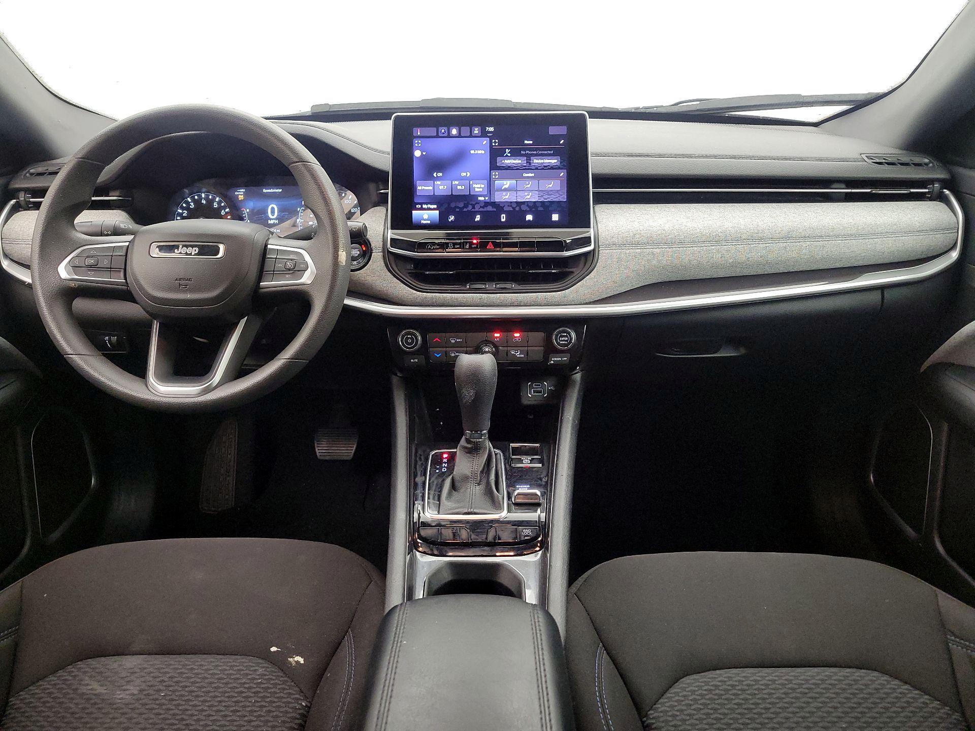 Thumbnail: 2023 Jeep Compass - 9