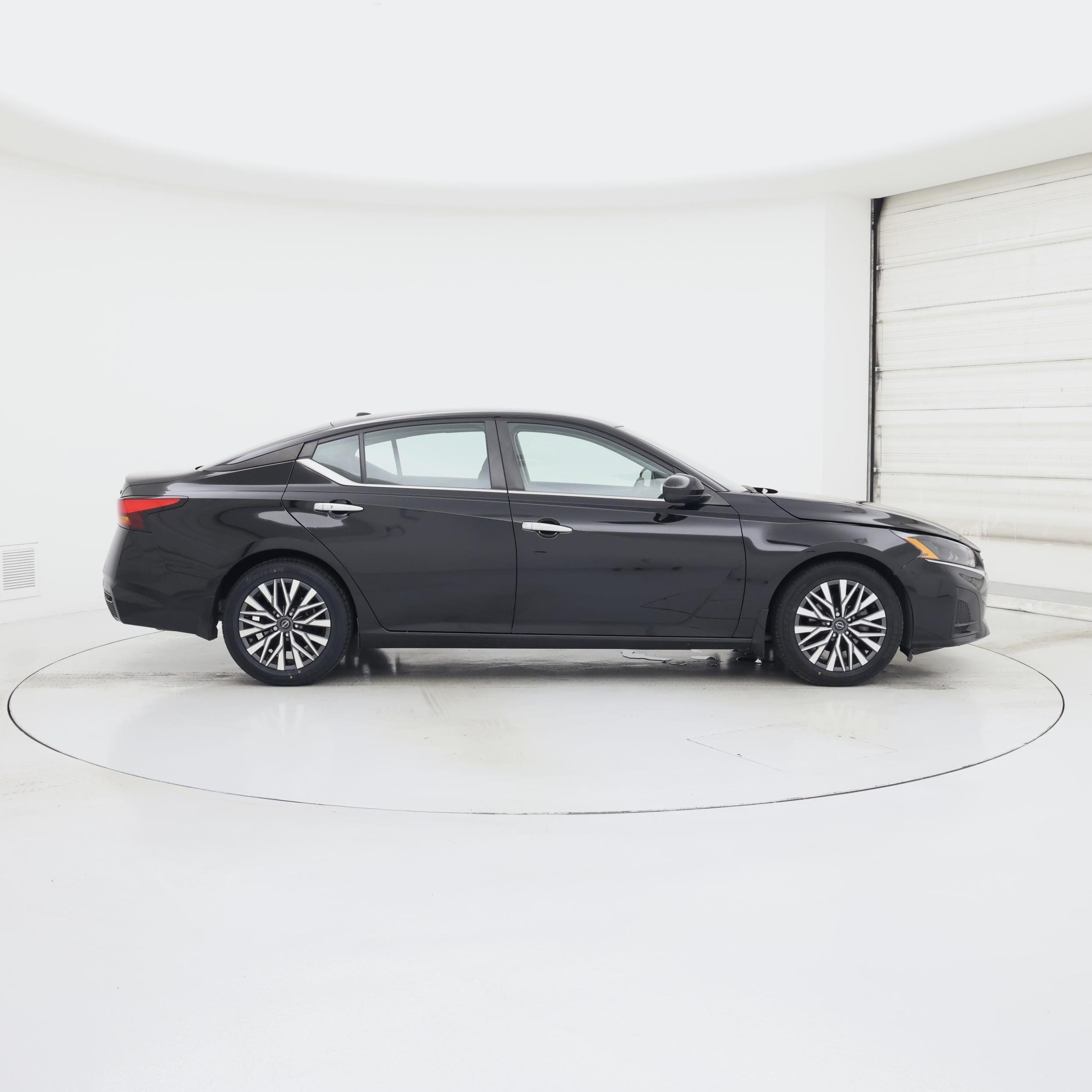 Thumbnail: 2023 Nissan Altima - 7