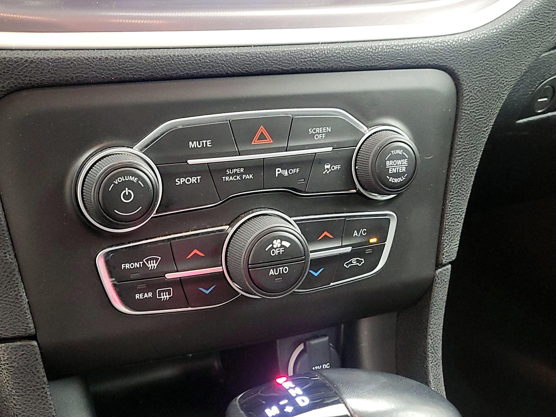 Thumbnail: 2022 Dodge Charger - 16