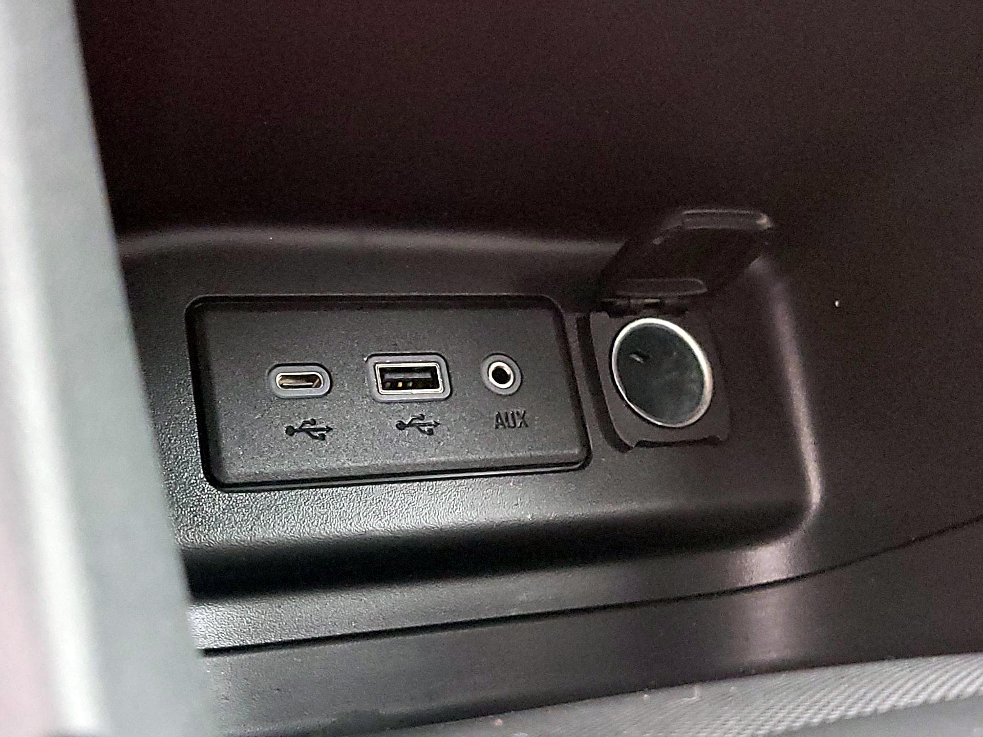 Thumbnail: 2021 Chevrolet Equinox - 18