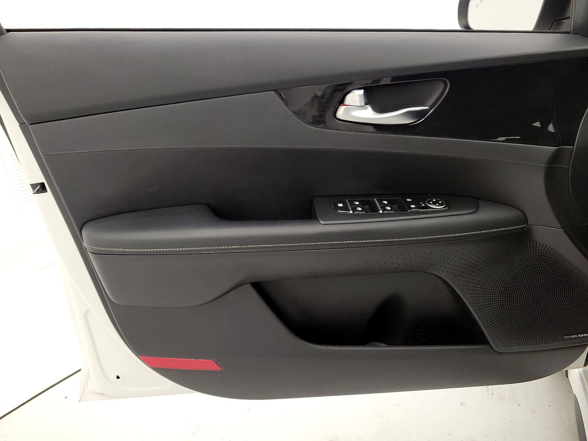 Thumbnail: 2023 Kia Forte - 12
