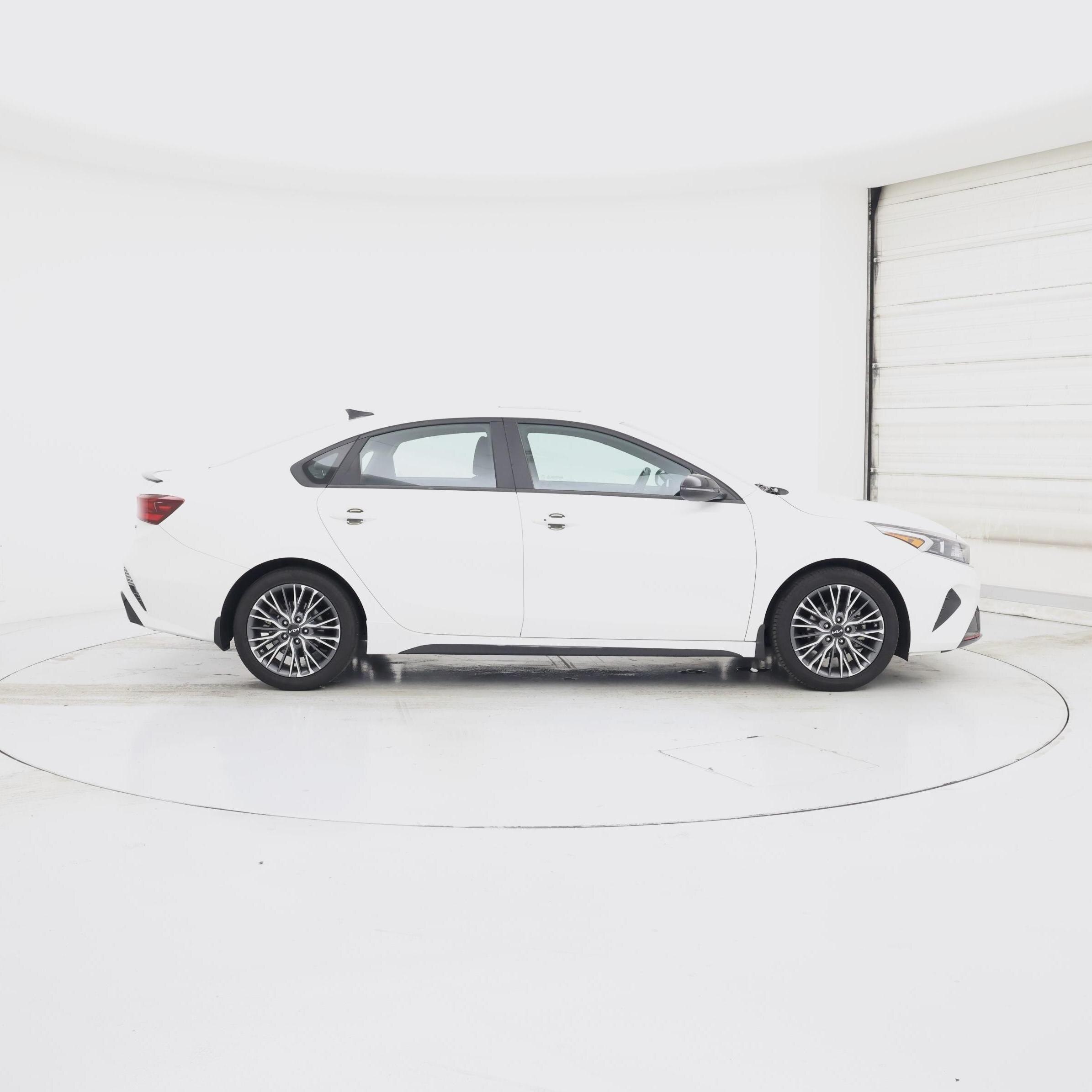 Thumbnail: 2023 Kia Forte - 7
