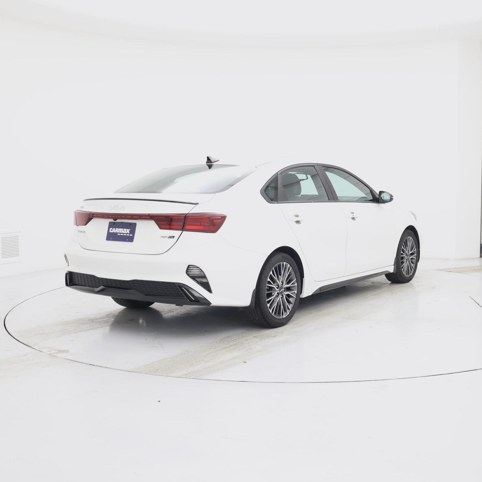 Thumbnail: 2023 Kia Forte - 8