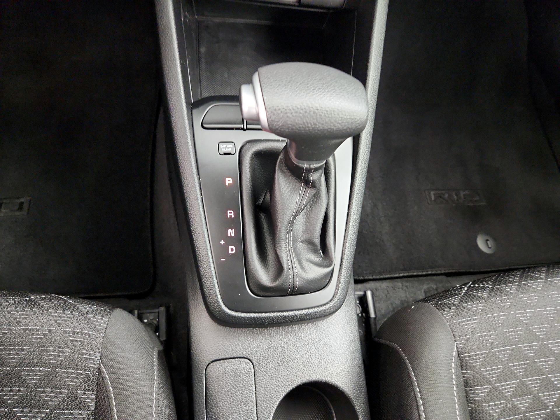 Thumbnail: 2023 Kia Rio - 17