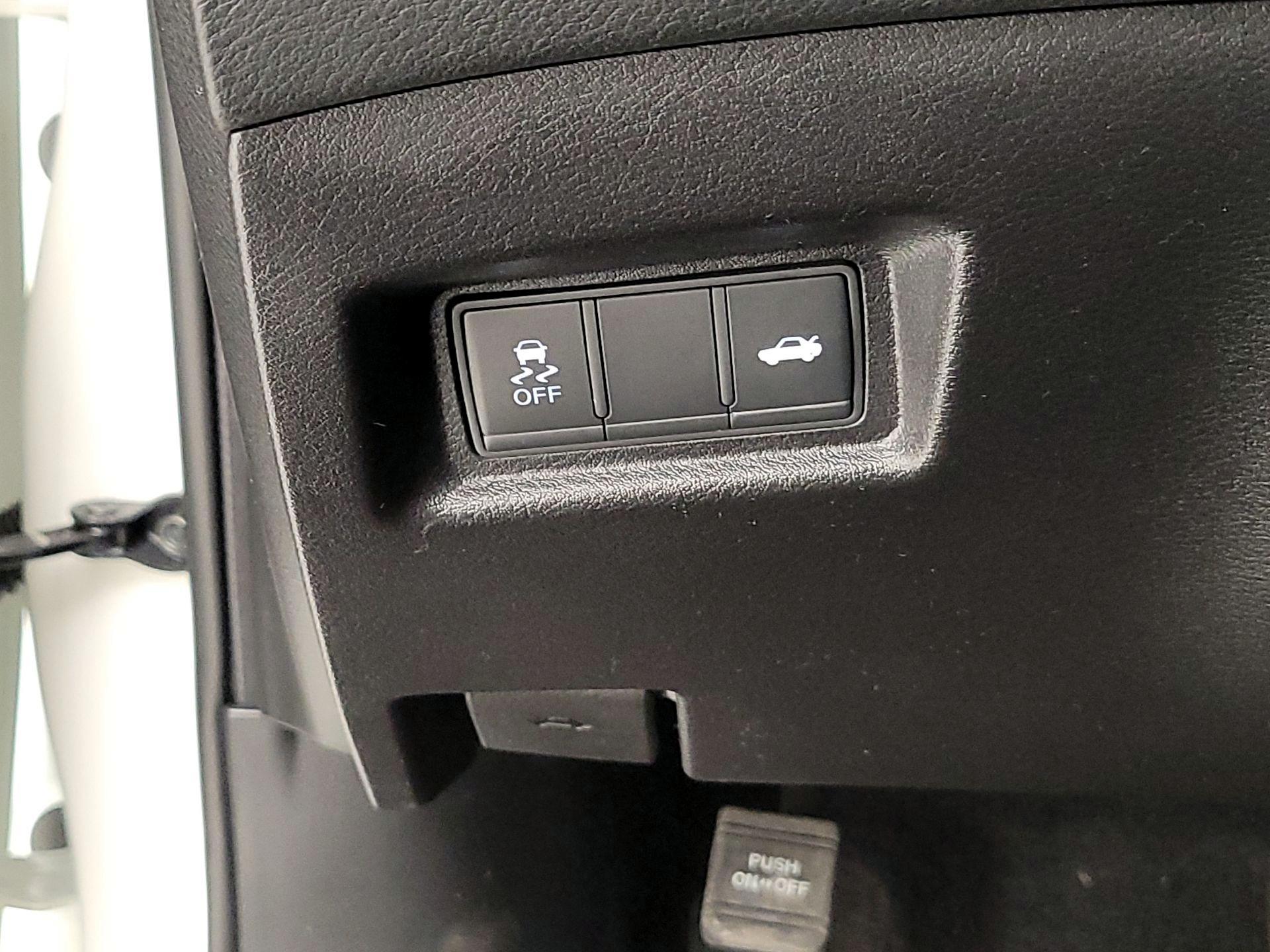 Thumbnail: 2023 INFINITI Q50 - 13