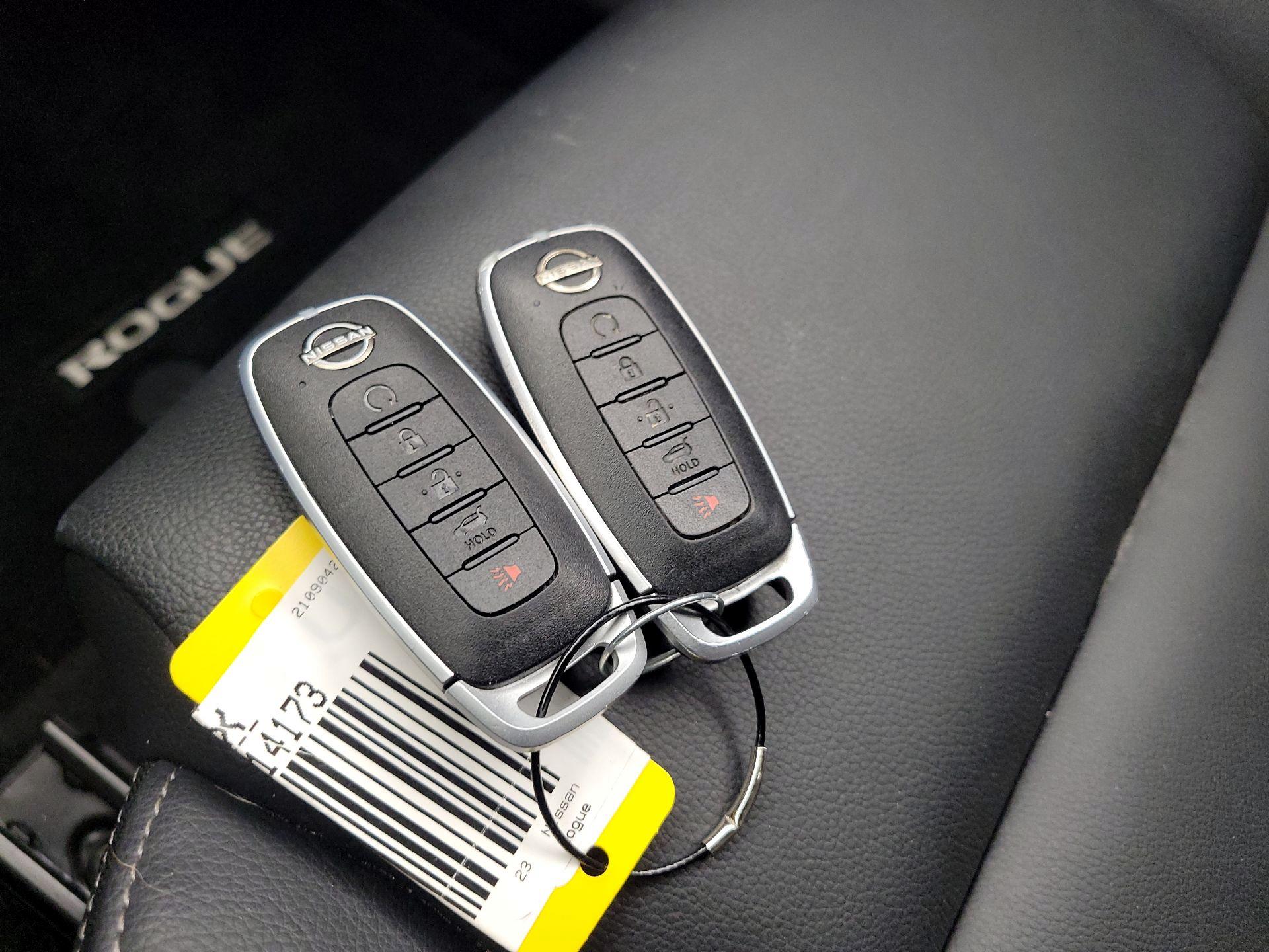 Thumbnail: 2023 Nissan Rogue - 19