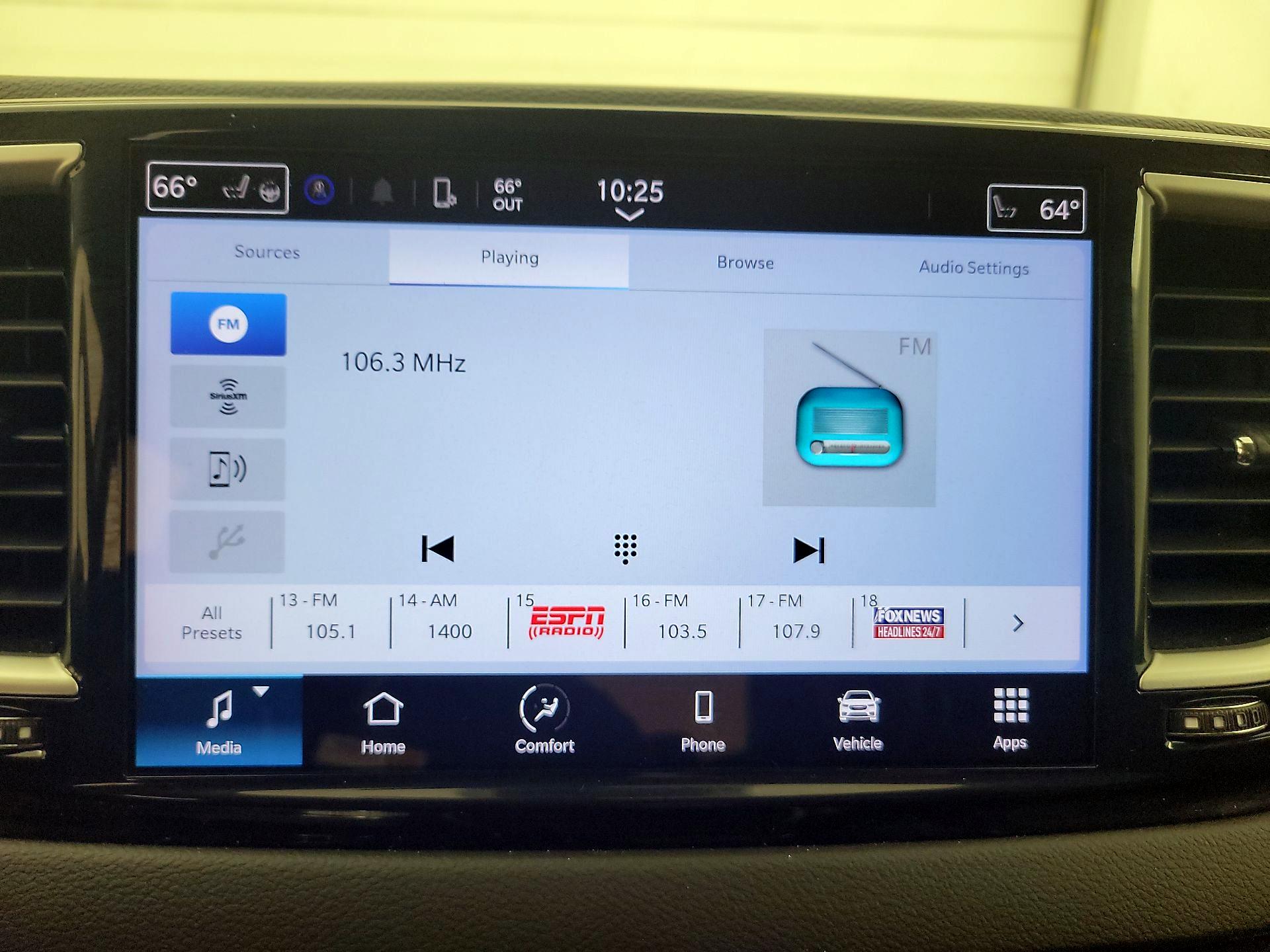Thumbnail: 2023 Chrysler Pacifica - 15