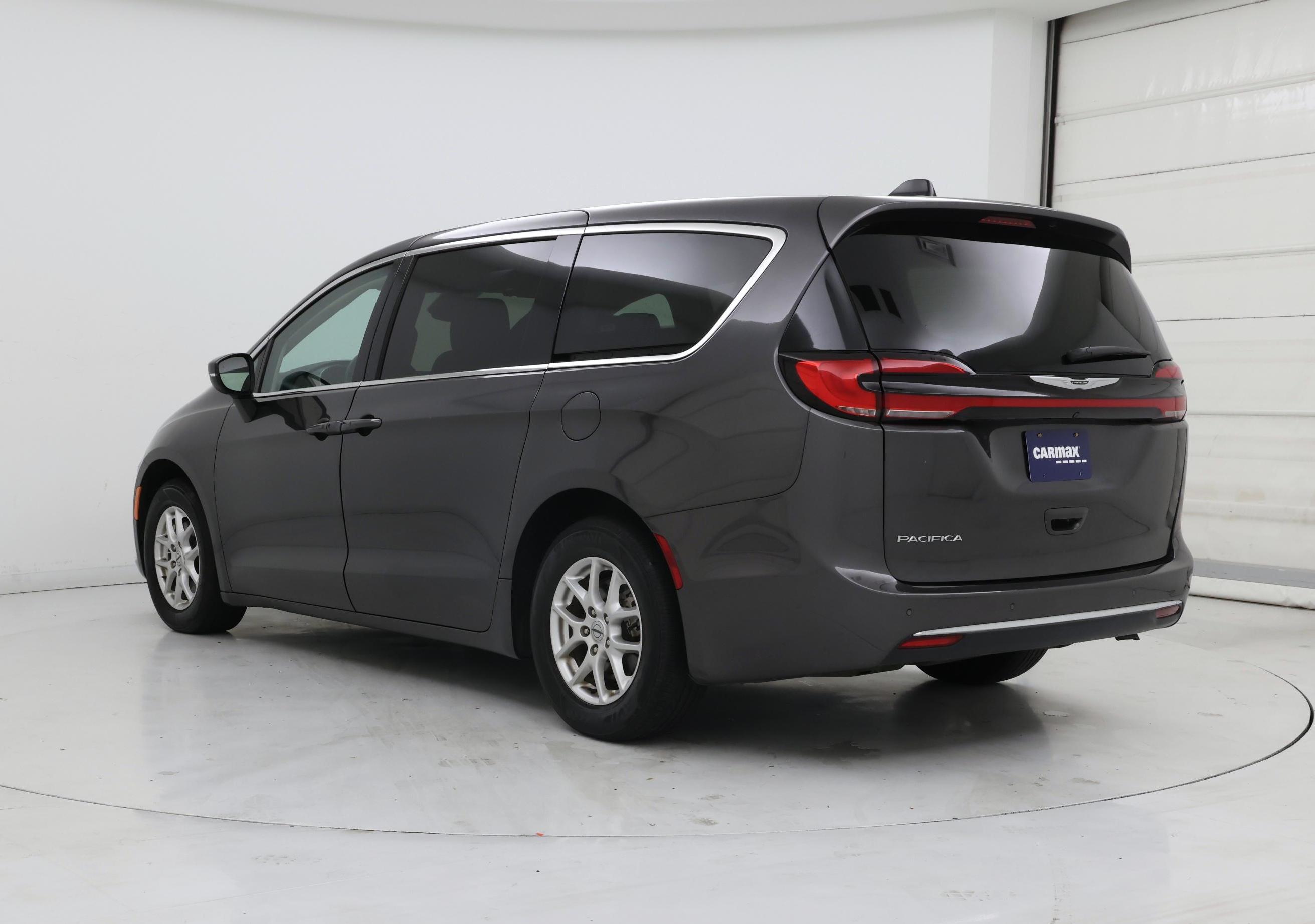 Thumbnail: 2023 Chrysler Pacifica - 2