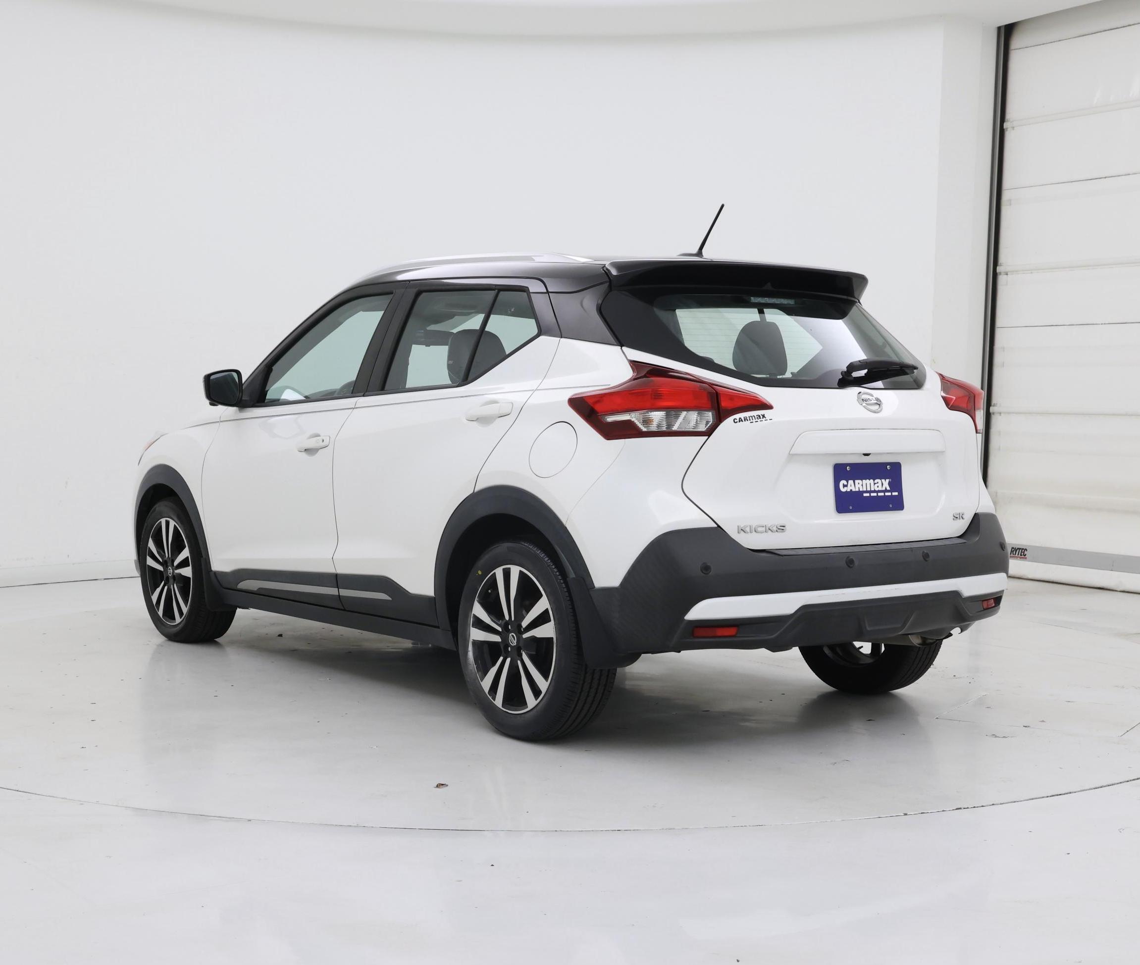 Thumbnail: 2020 Nissan Kicks - 2