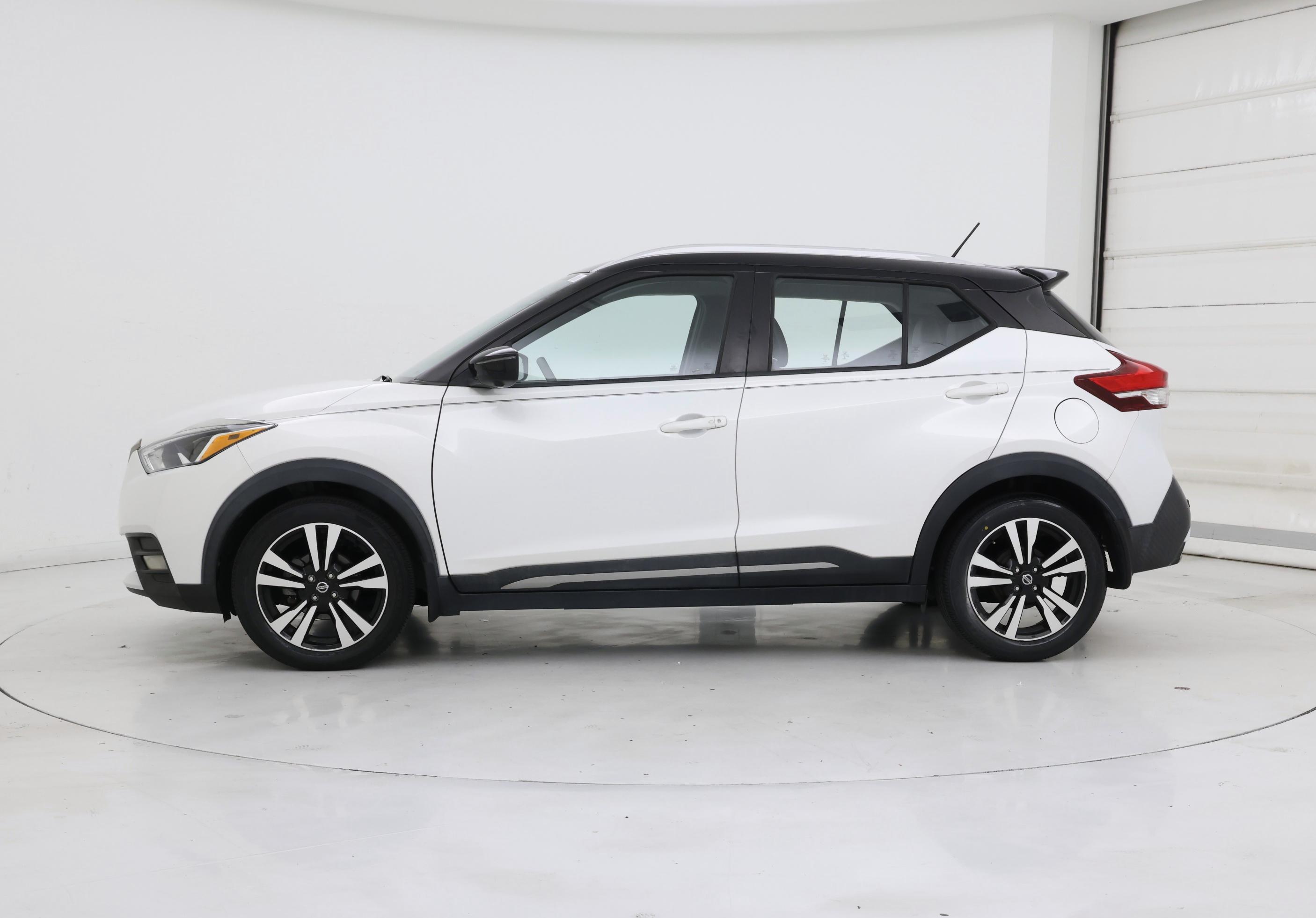 Thumbnail: 2020 Nissan Kicks - 3
