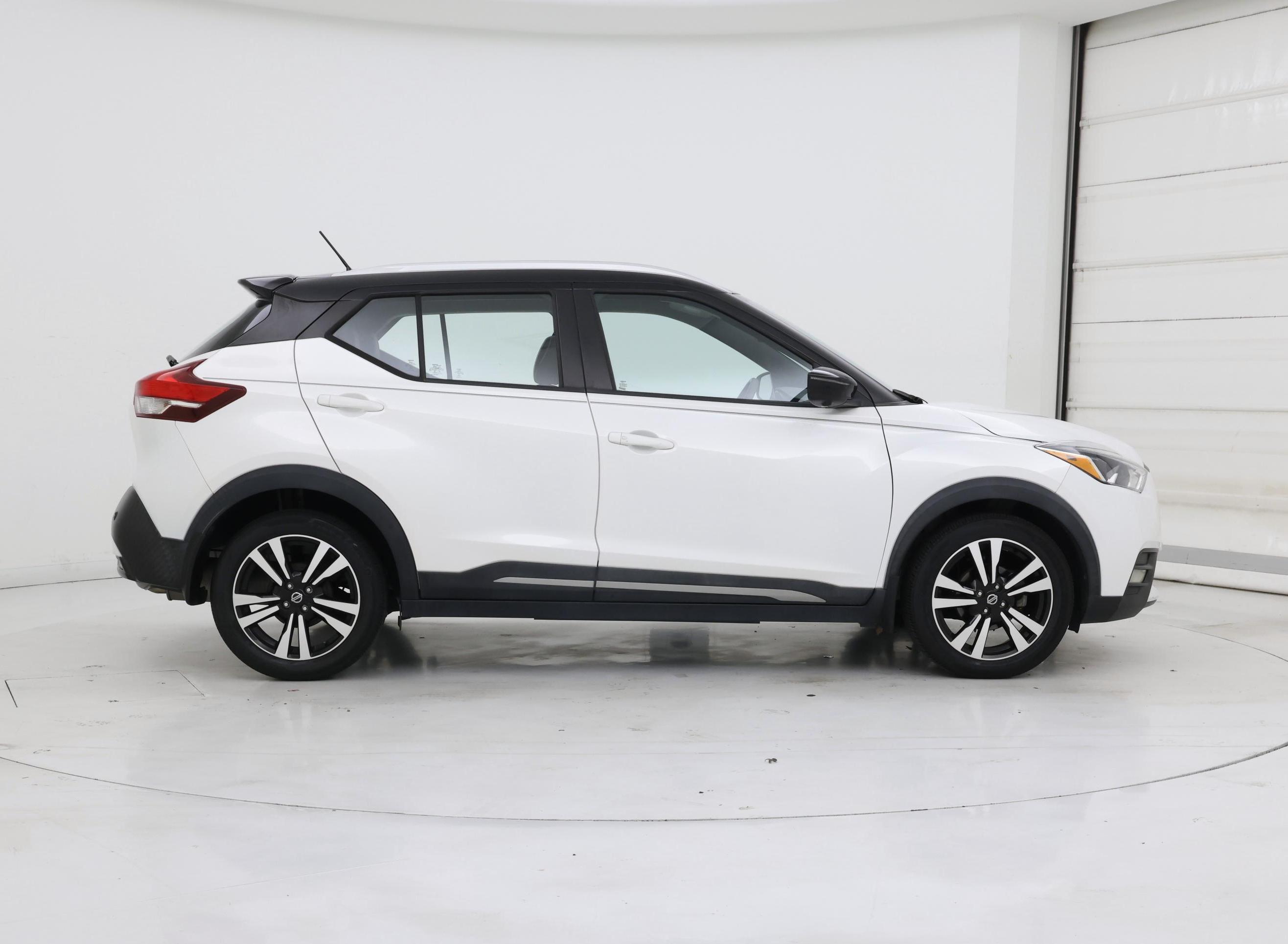 Thumbnail: 2020 Nissan Kicks - 7
