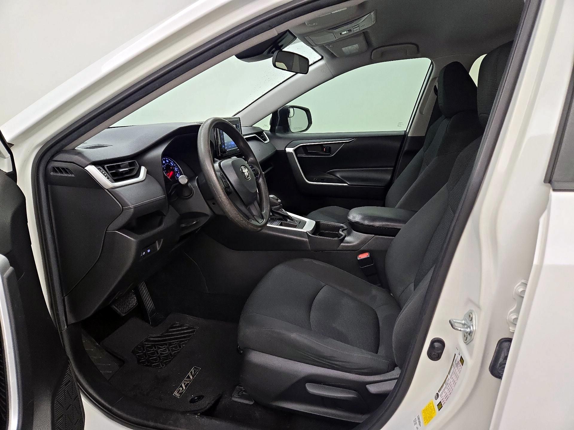 Thumbnail: 2021 Toyota RAV4 - 11