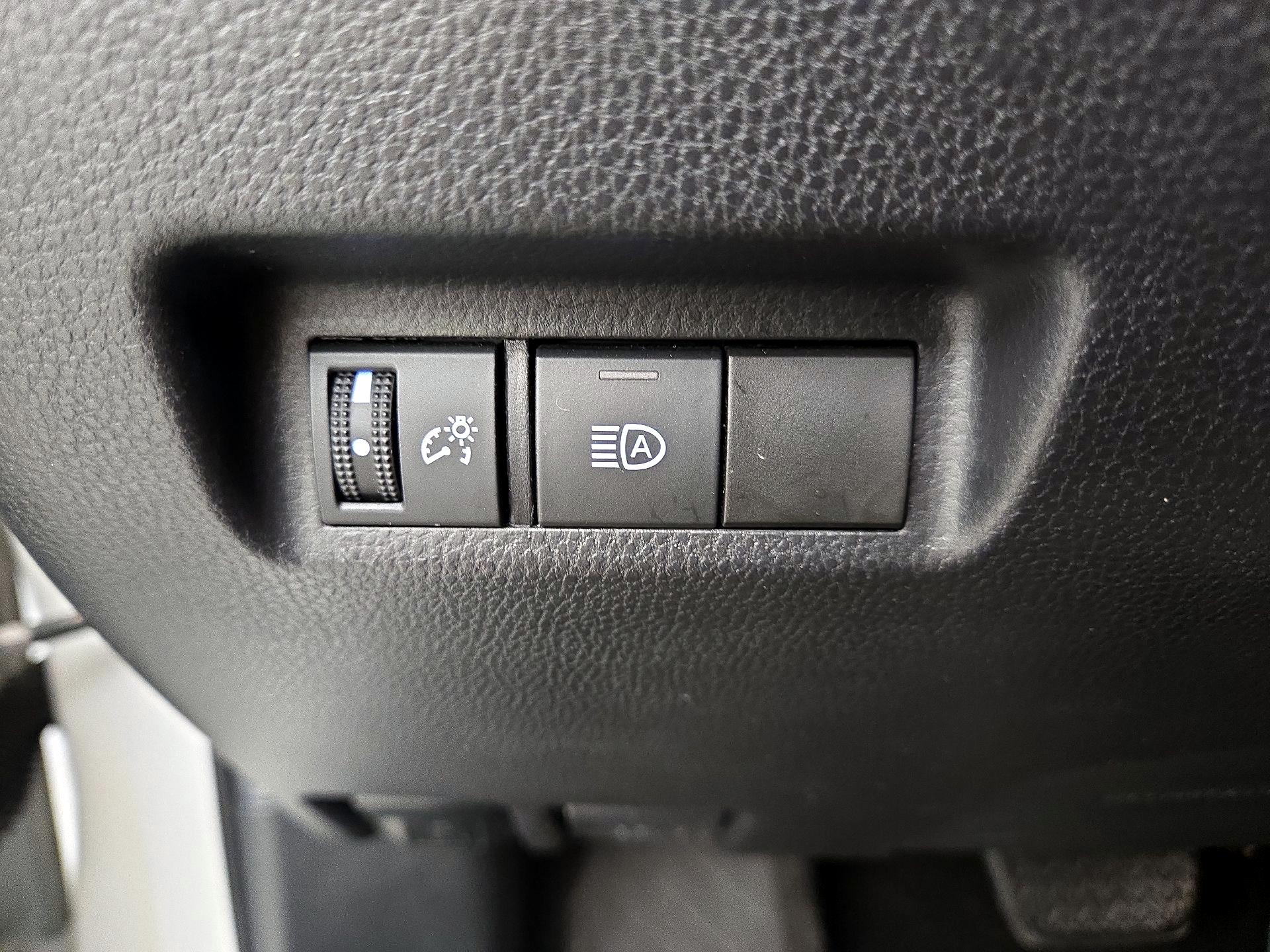 Thumbnail: 2021 Toyota RAV4 - 13