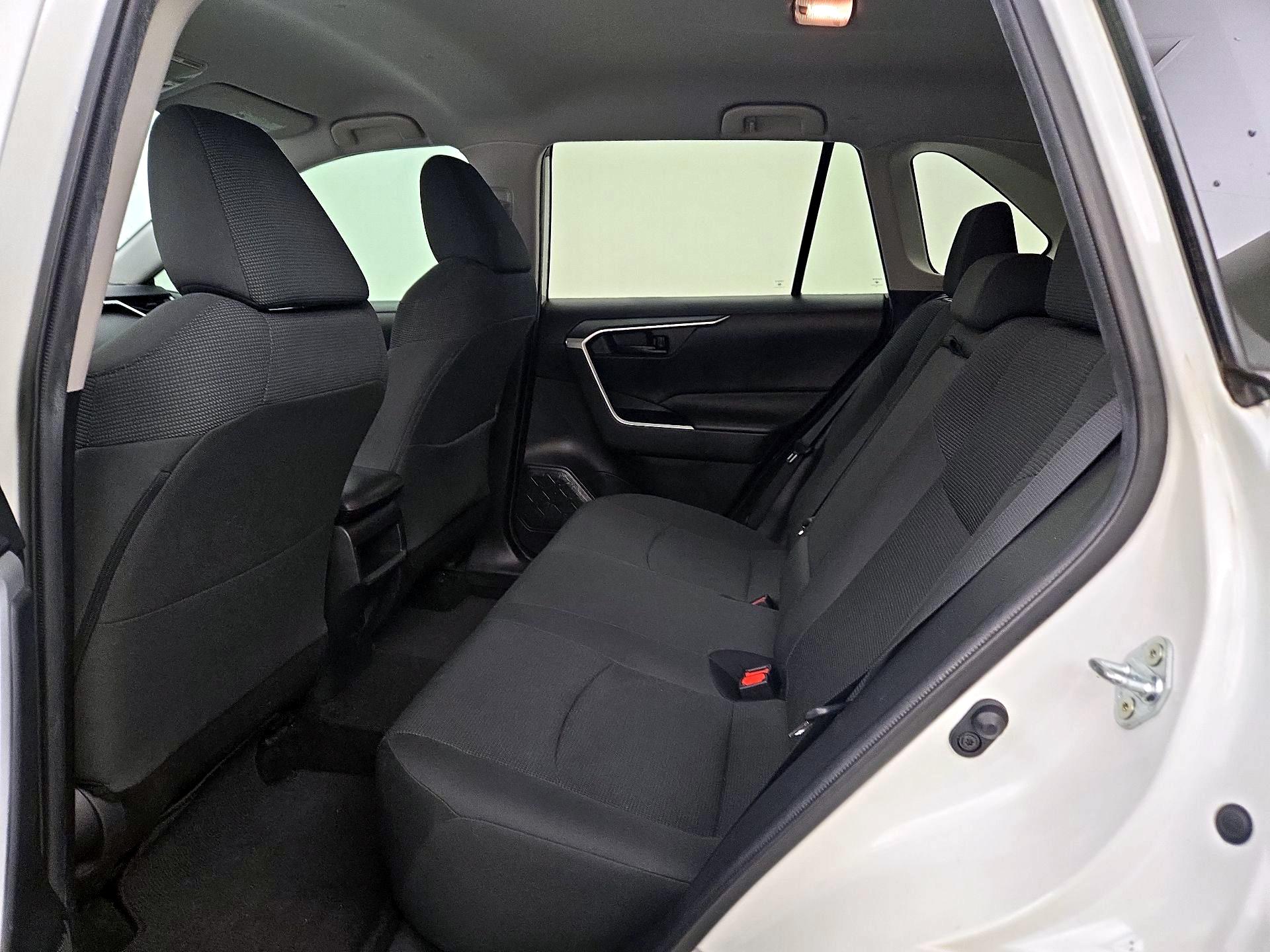 Thumbnail: 2021 Toyota RAV4 - 19