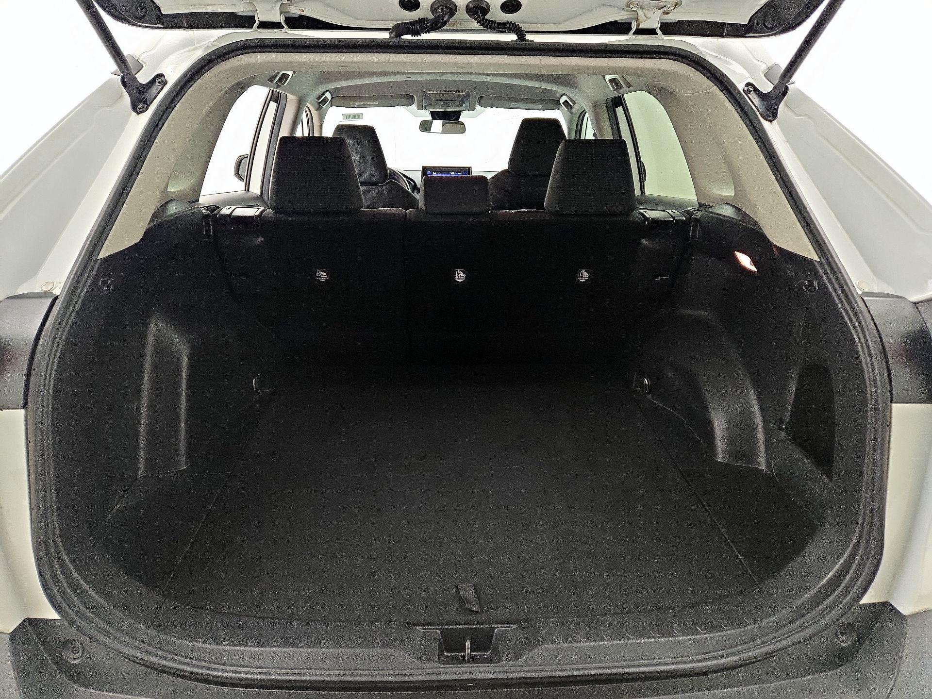 Thumbnail: 2021 Toyota RAV4 - 20