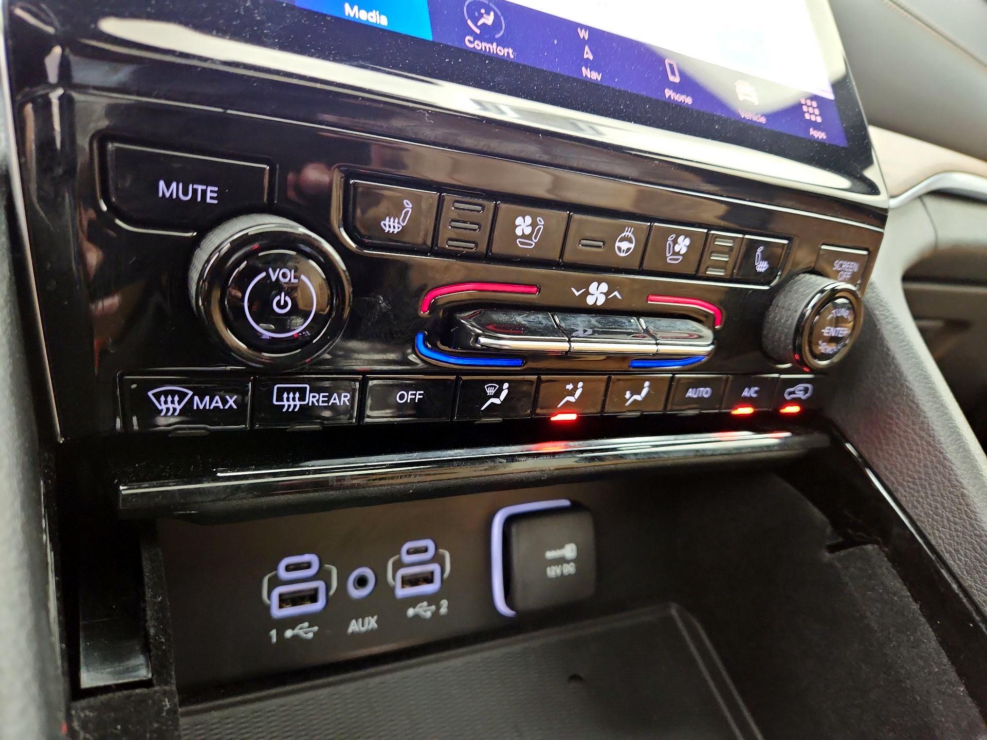 Thumbnail: 2021 Jeep Grand Cherokee L - 17