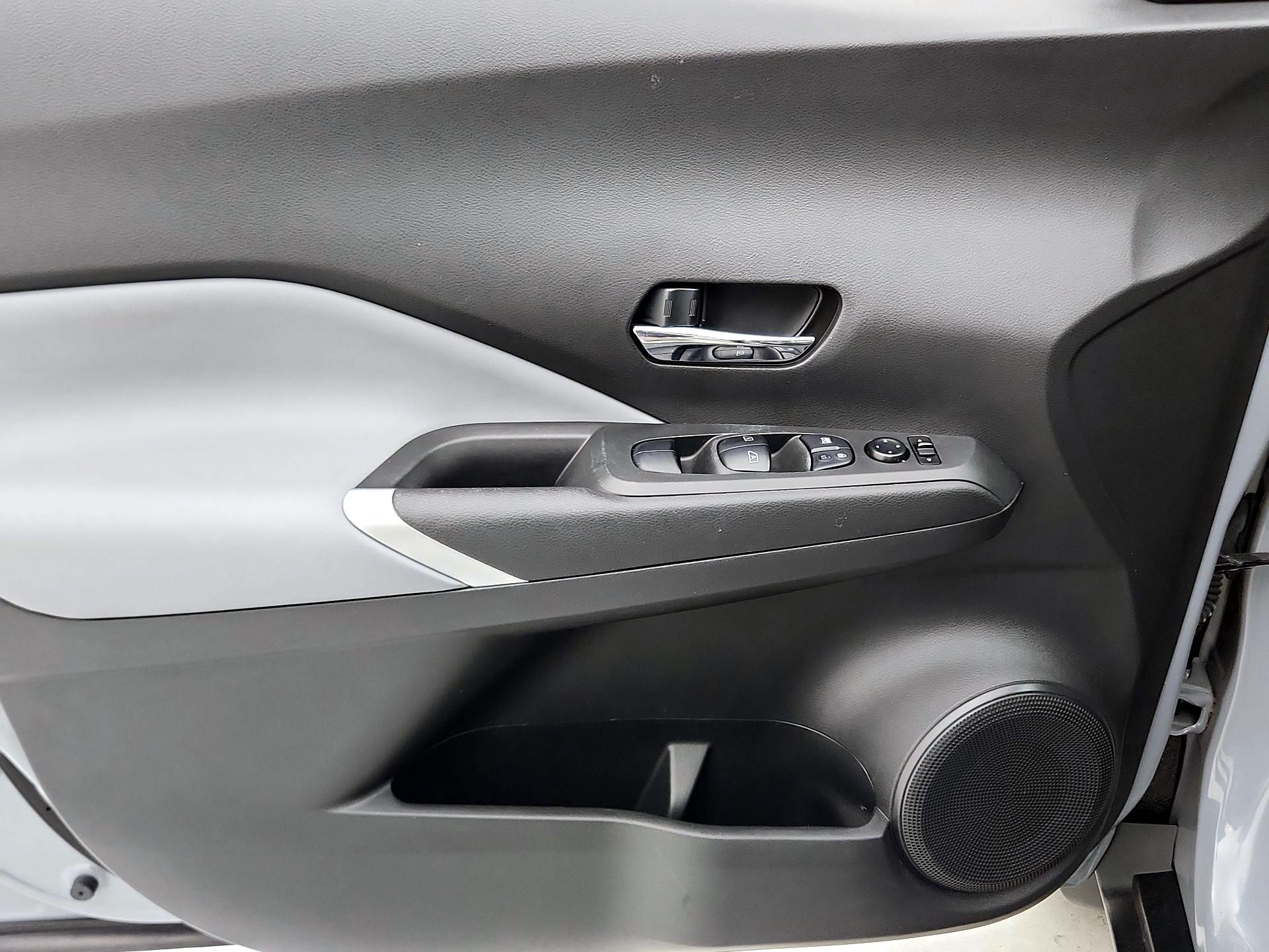 Thumbnail: 2021 Nissan Kicks - 12