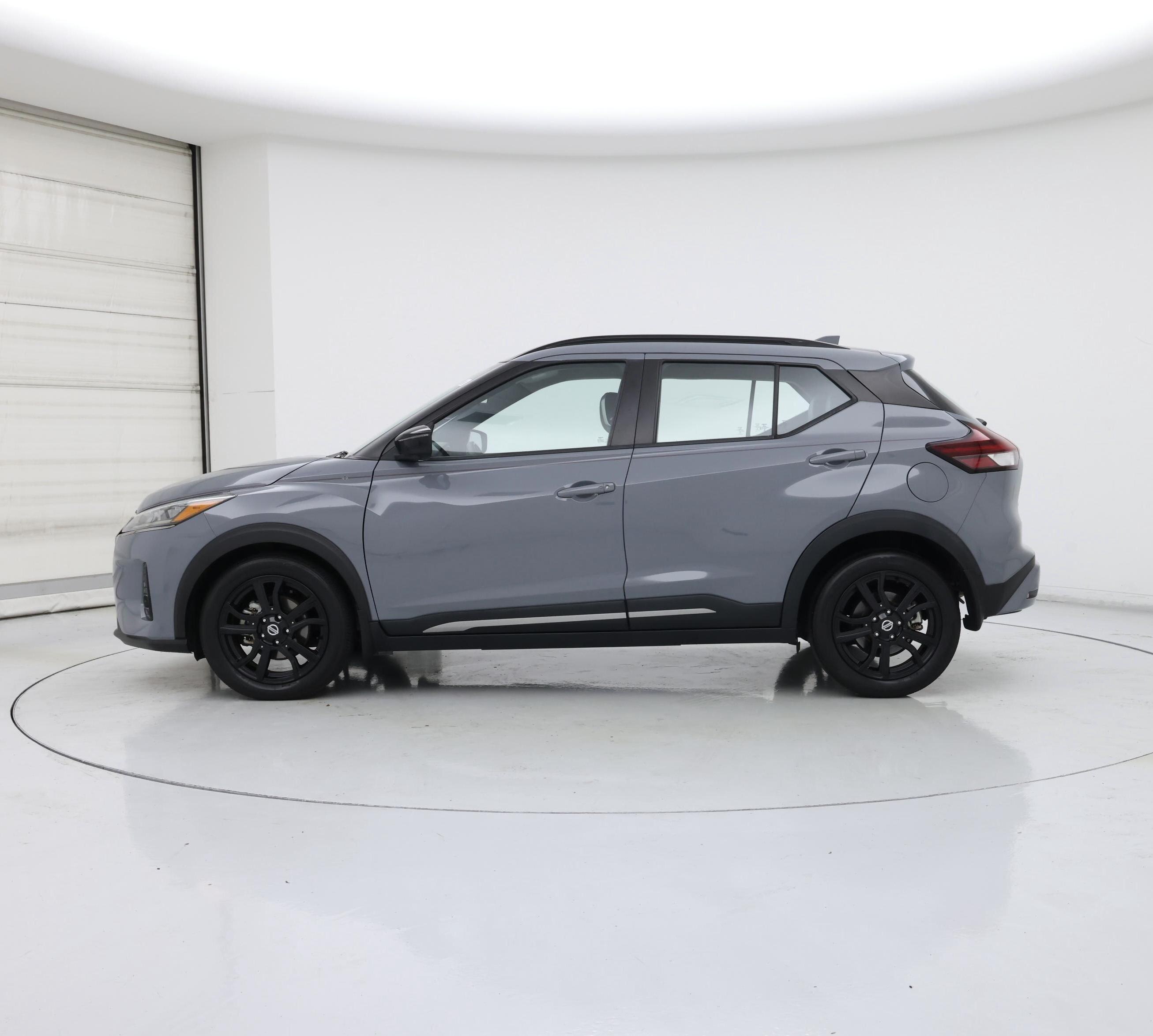 Thumbnail: 2021 Nissan Kicks - 3