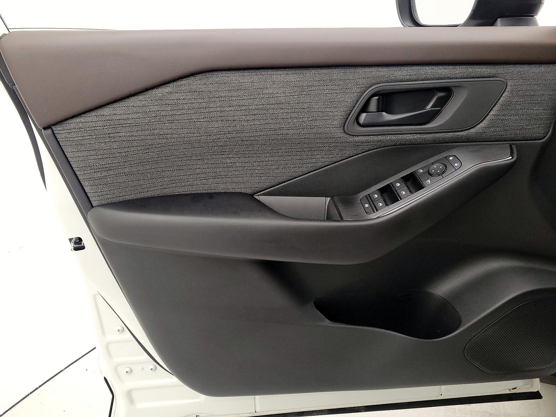 Thumbnail: 2023 Nissan Rogue - 12