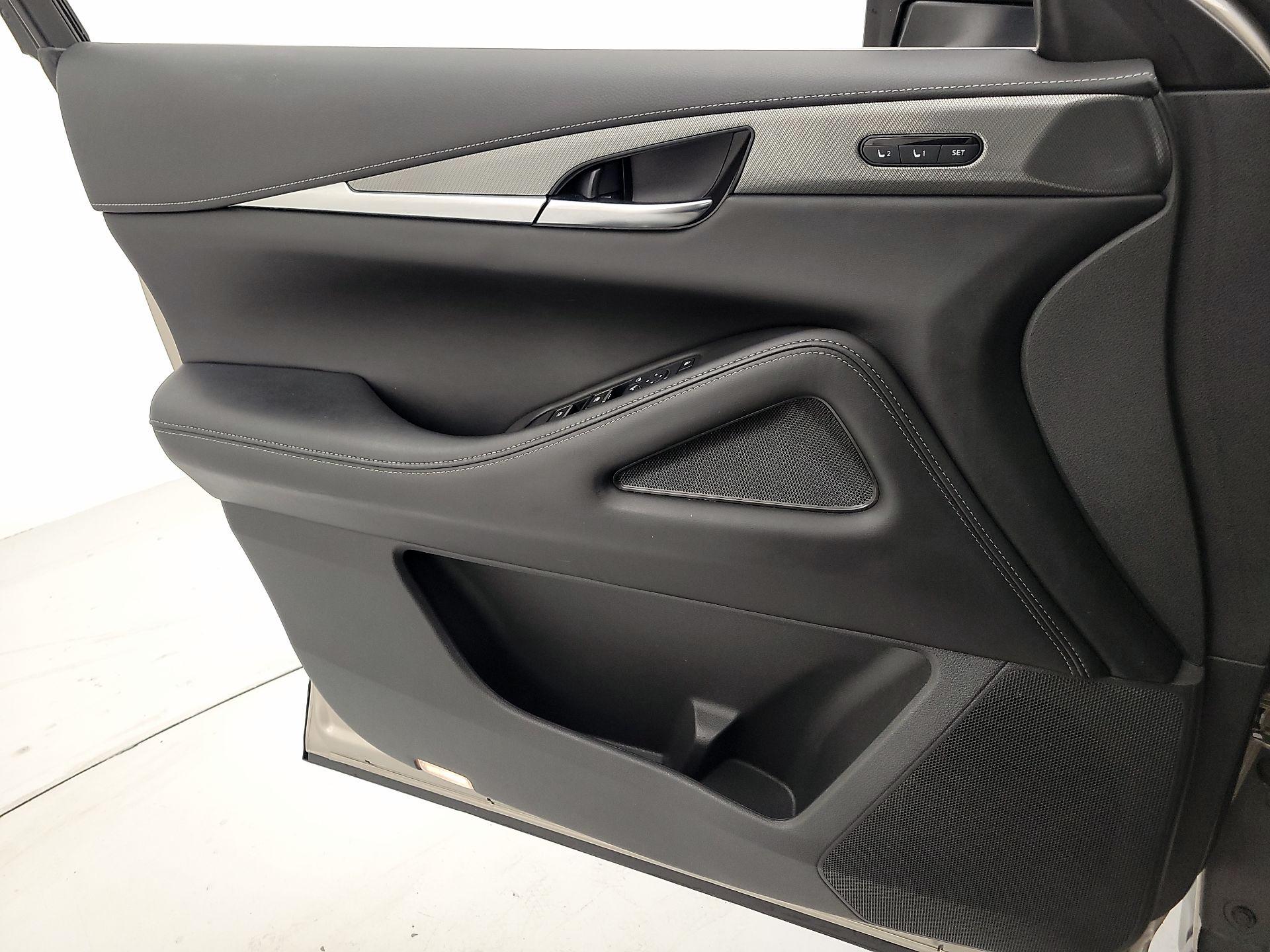 Thumbnail: 2023 INFINITI QX60 - 12