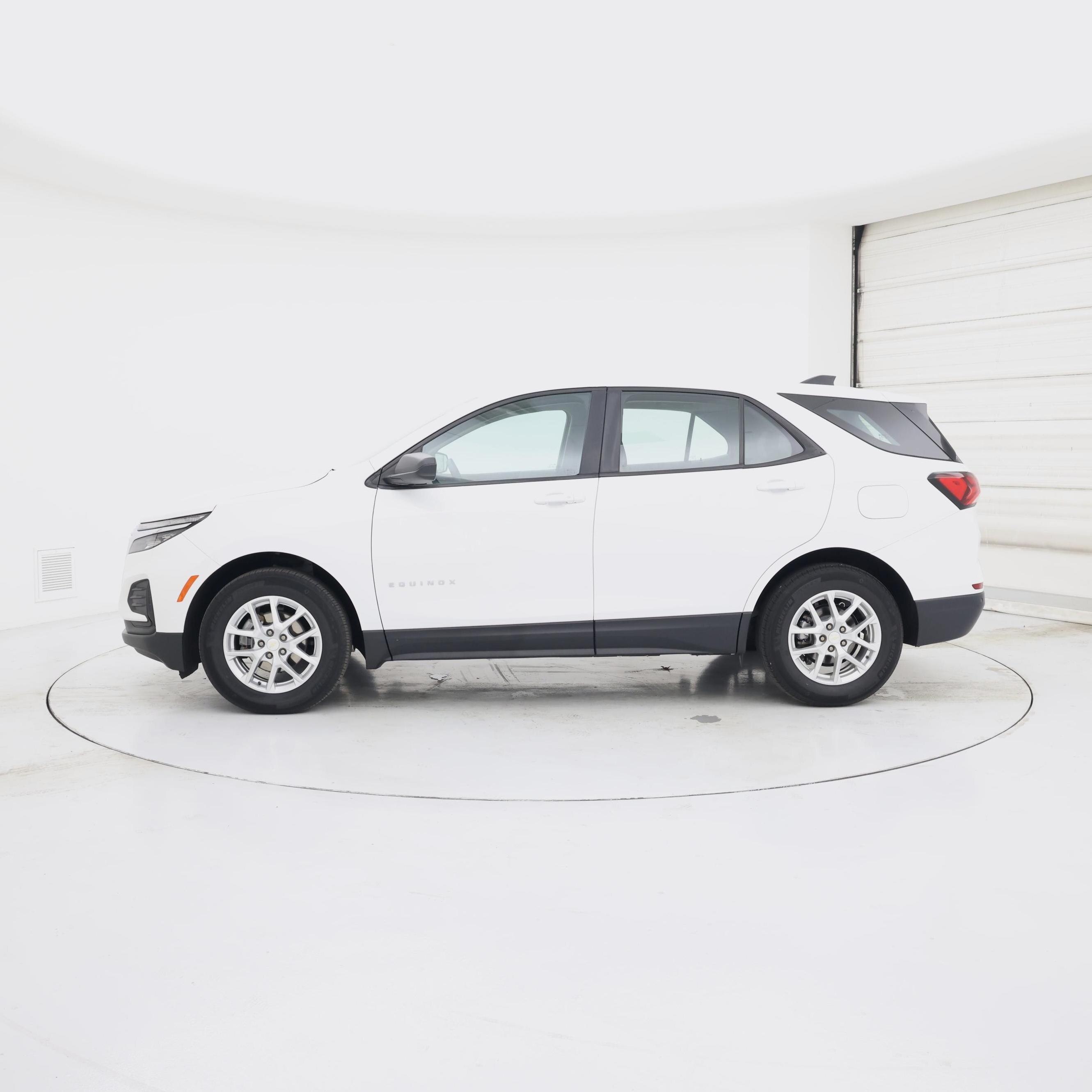 Thumbnail: 2023 Chevrolet Equinox - 3