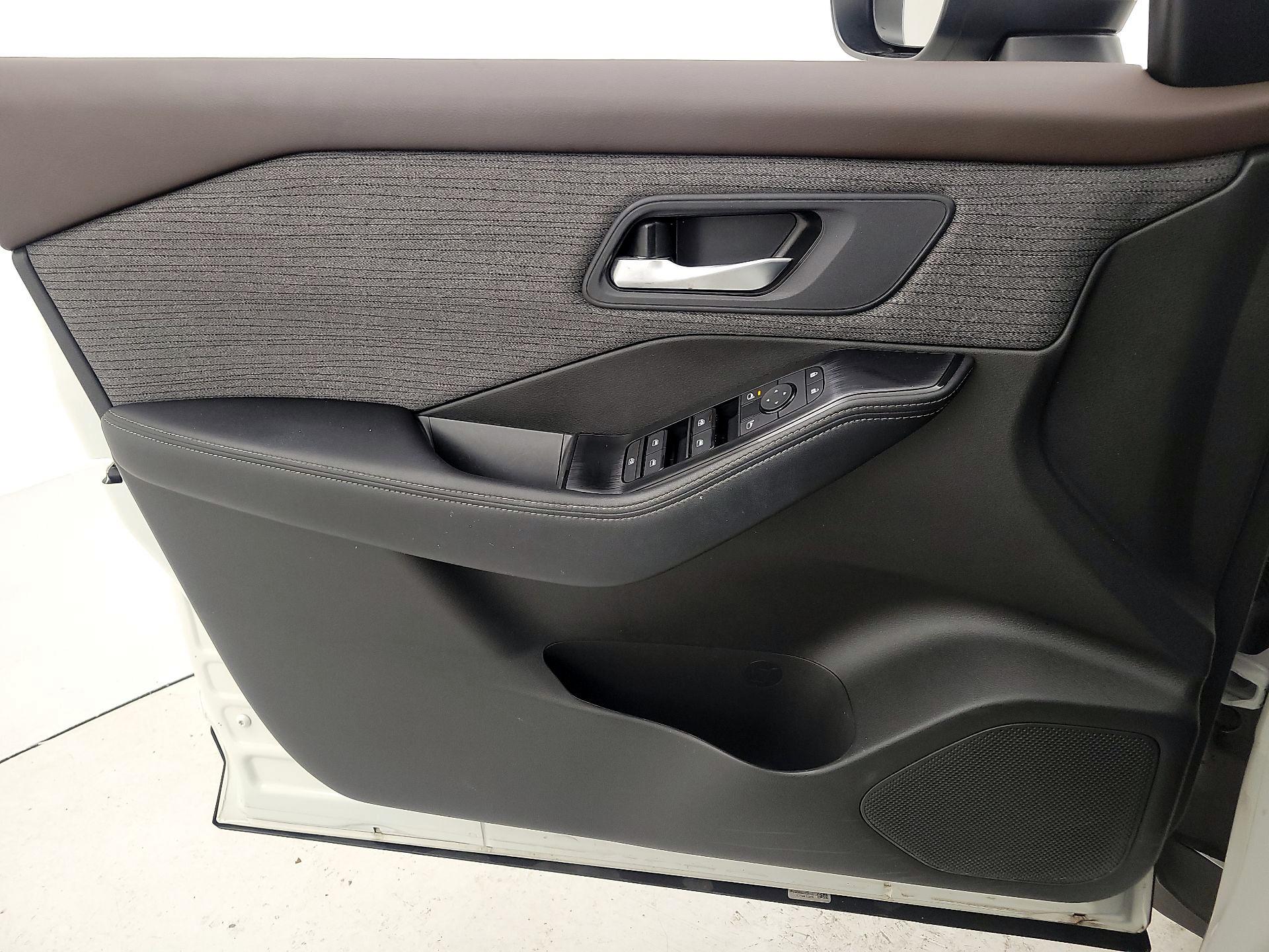 Thumbnail: 2023 Nissan Rogue - 12