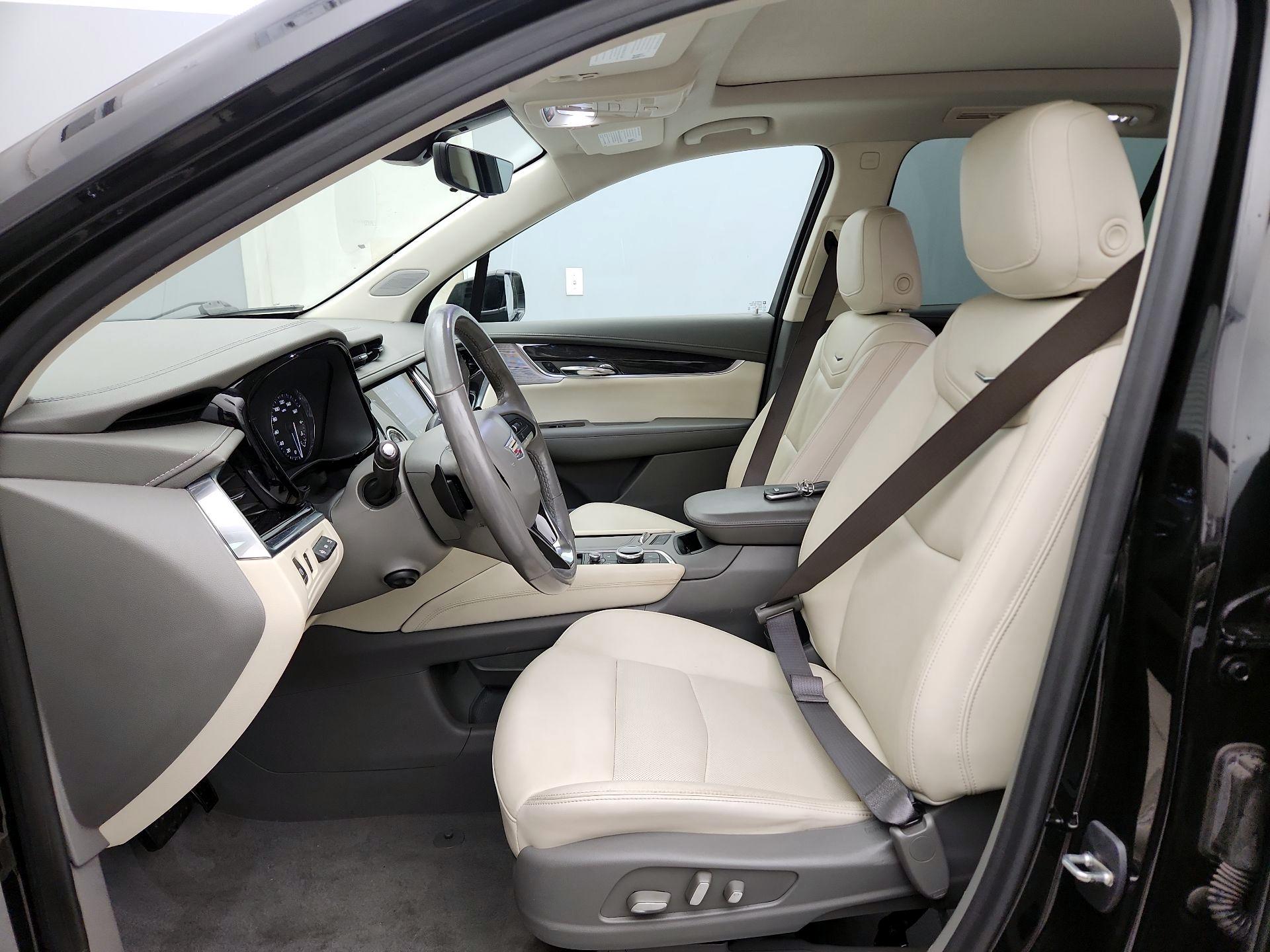 Thumbnail: 2020 Cadillac XT6 - 11