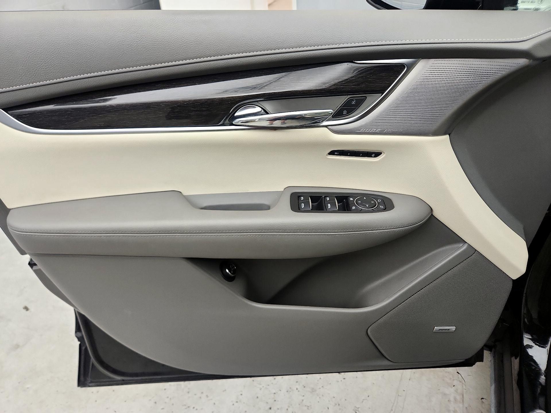 Thumbnail: 2020 Cadillac XT6 - 12