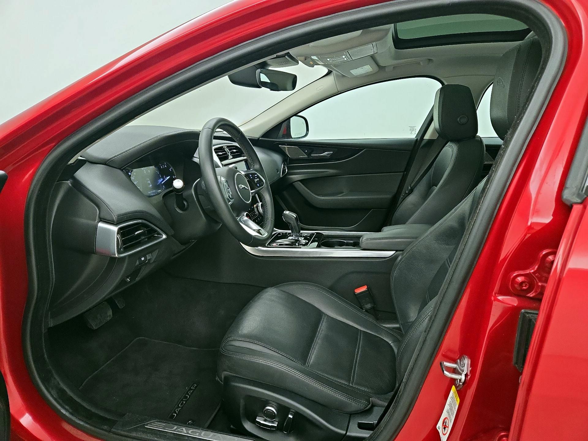 Thumbnail: 2020 Jaguar XE - 11