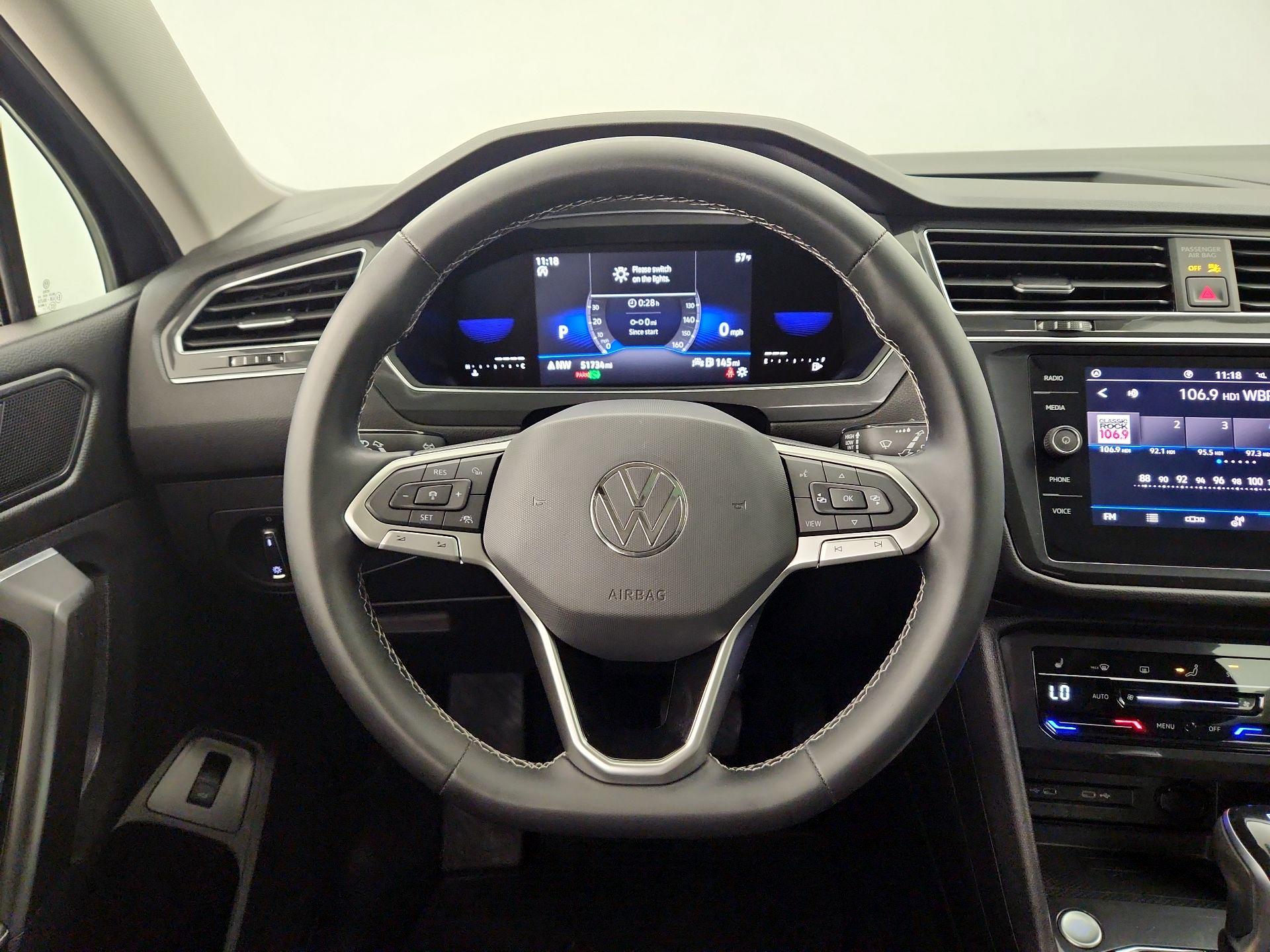 Thumbnail: 2022 Volkswagen Tiguan - 10