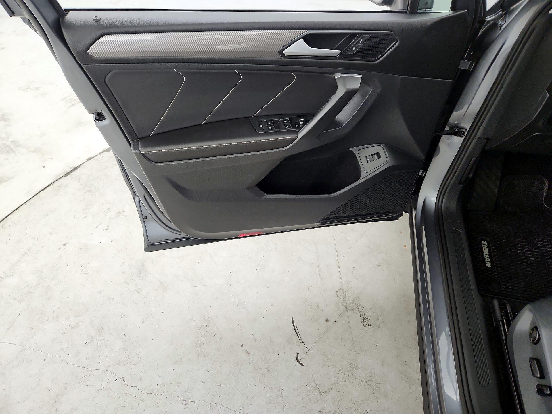 Thumbnail: 2022 Volkswagen Tiguan - 12