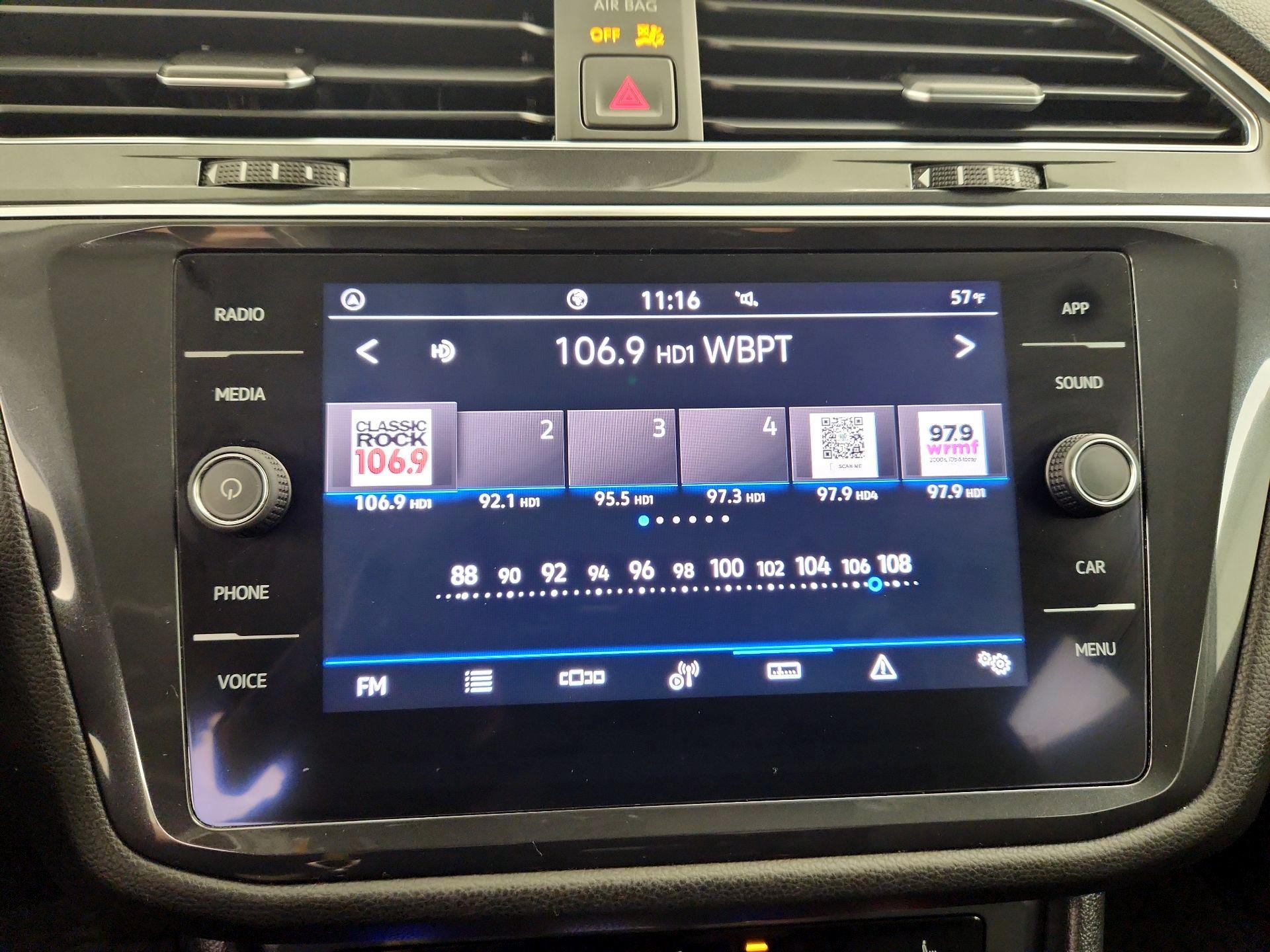 Thumbnail: 2022 Volkswagen Tiguan - 15