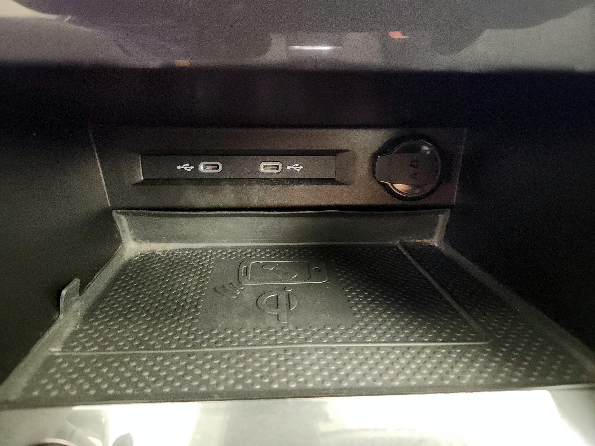 Thumbnail: 2022 Volkswagen Tiguan - 18