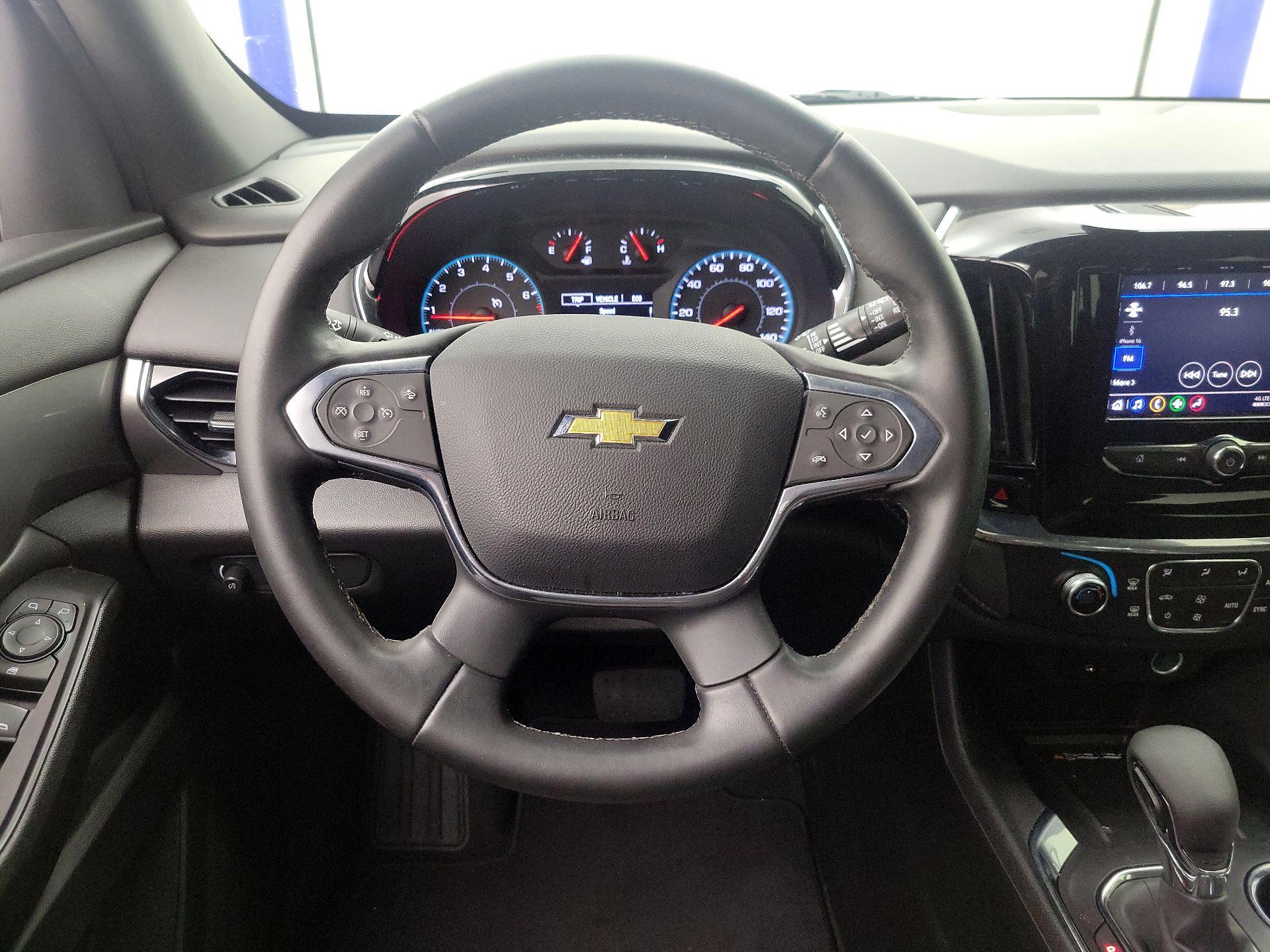Thumbnail: 2023 Chevrolet Traverse - 10