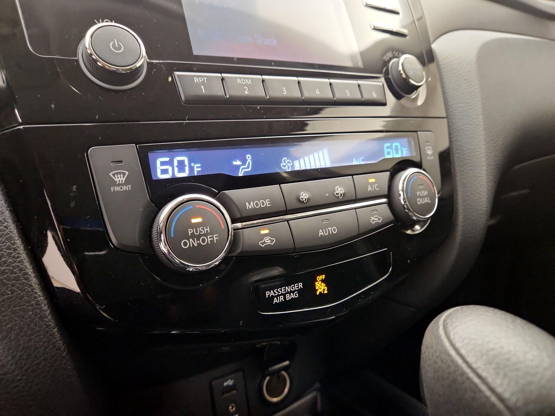 Thumbnail: 2014 Nissan Rogue - 16