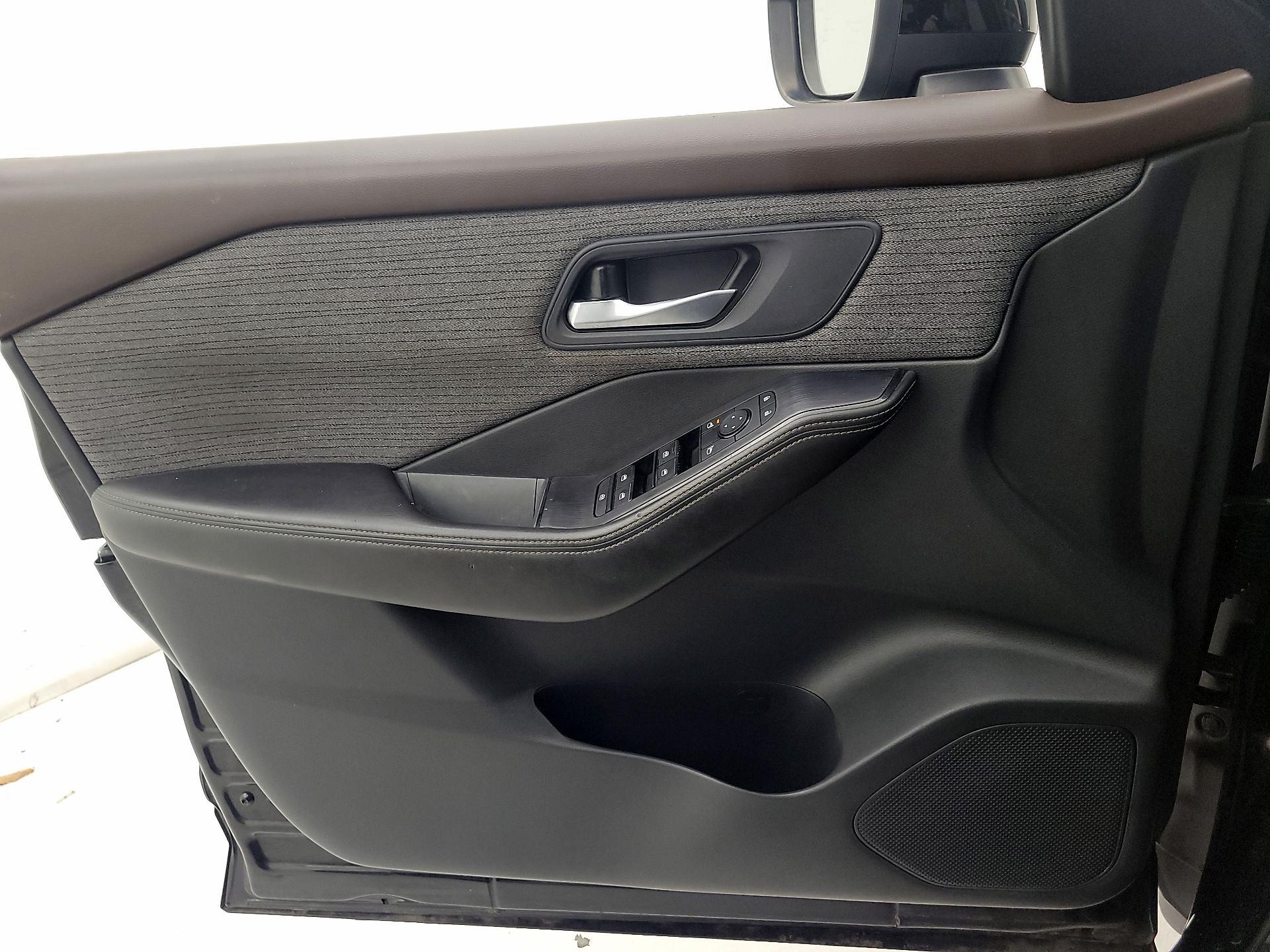 Thumbnail: 2021 Nissan Rogue - 12