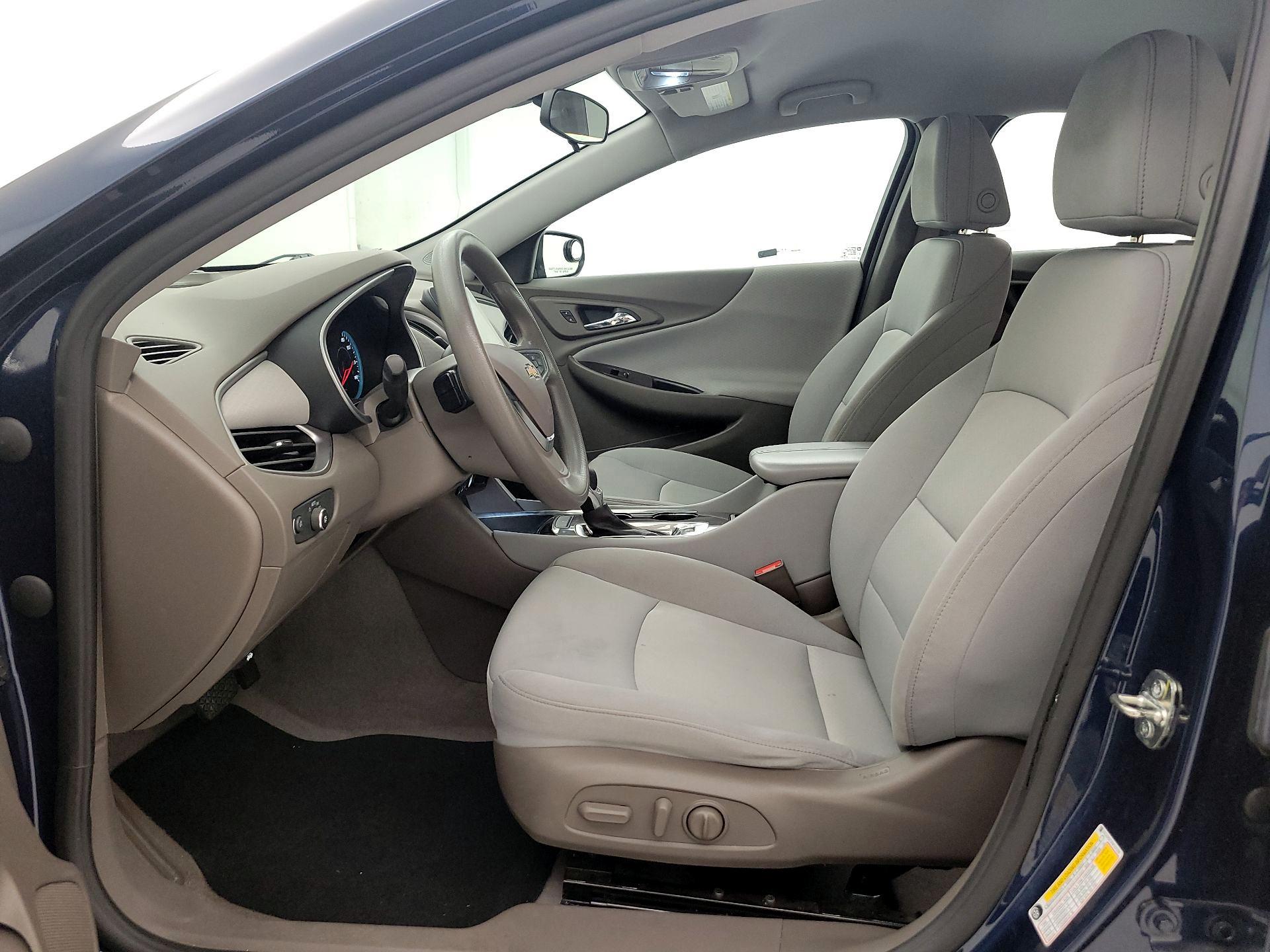 Thumbnail: 2022 Chevrolet Malibu - 11