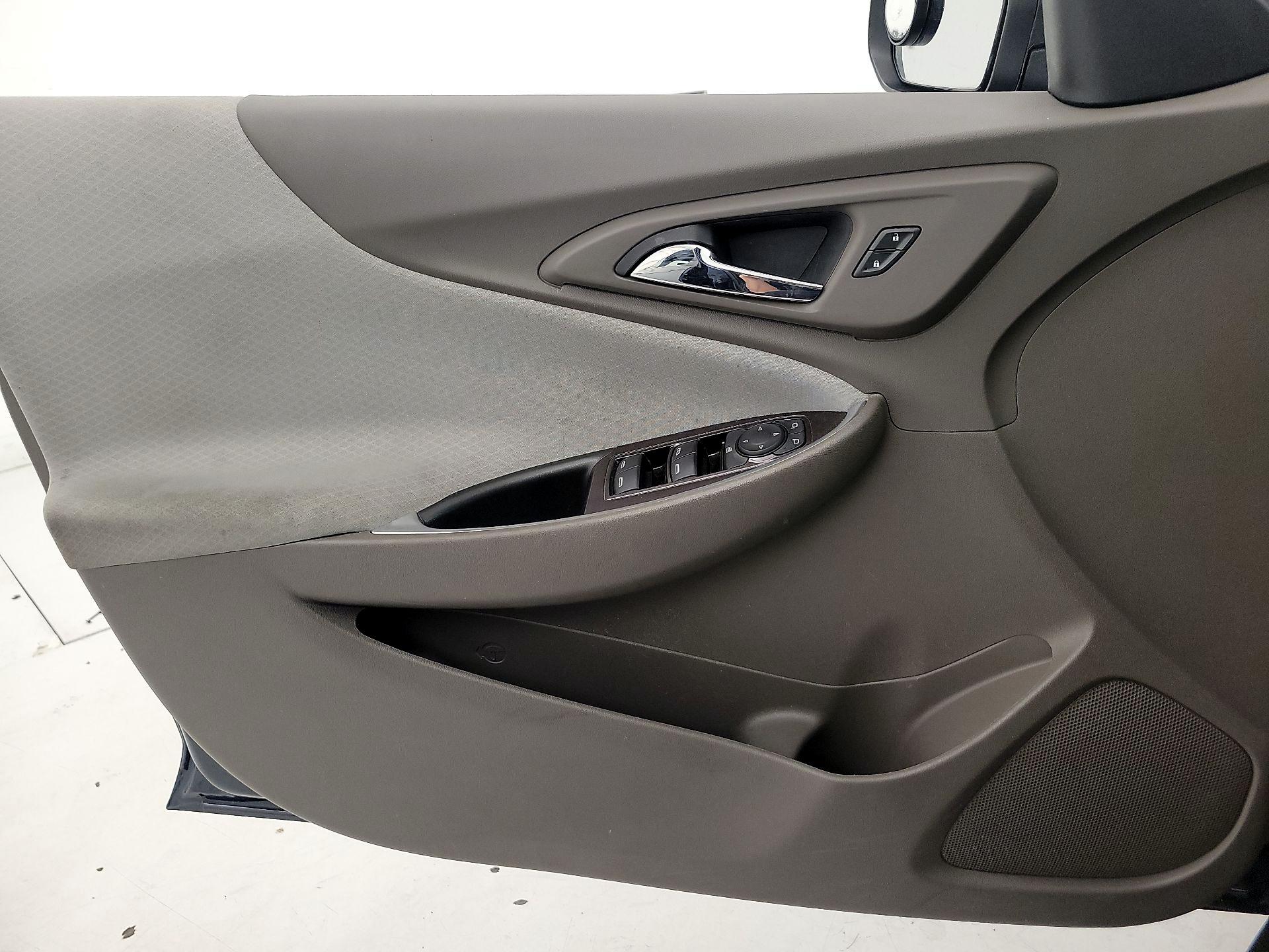 Thumbnail: 2022 Chevrolet Malibu - 12