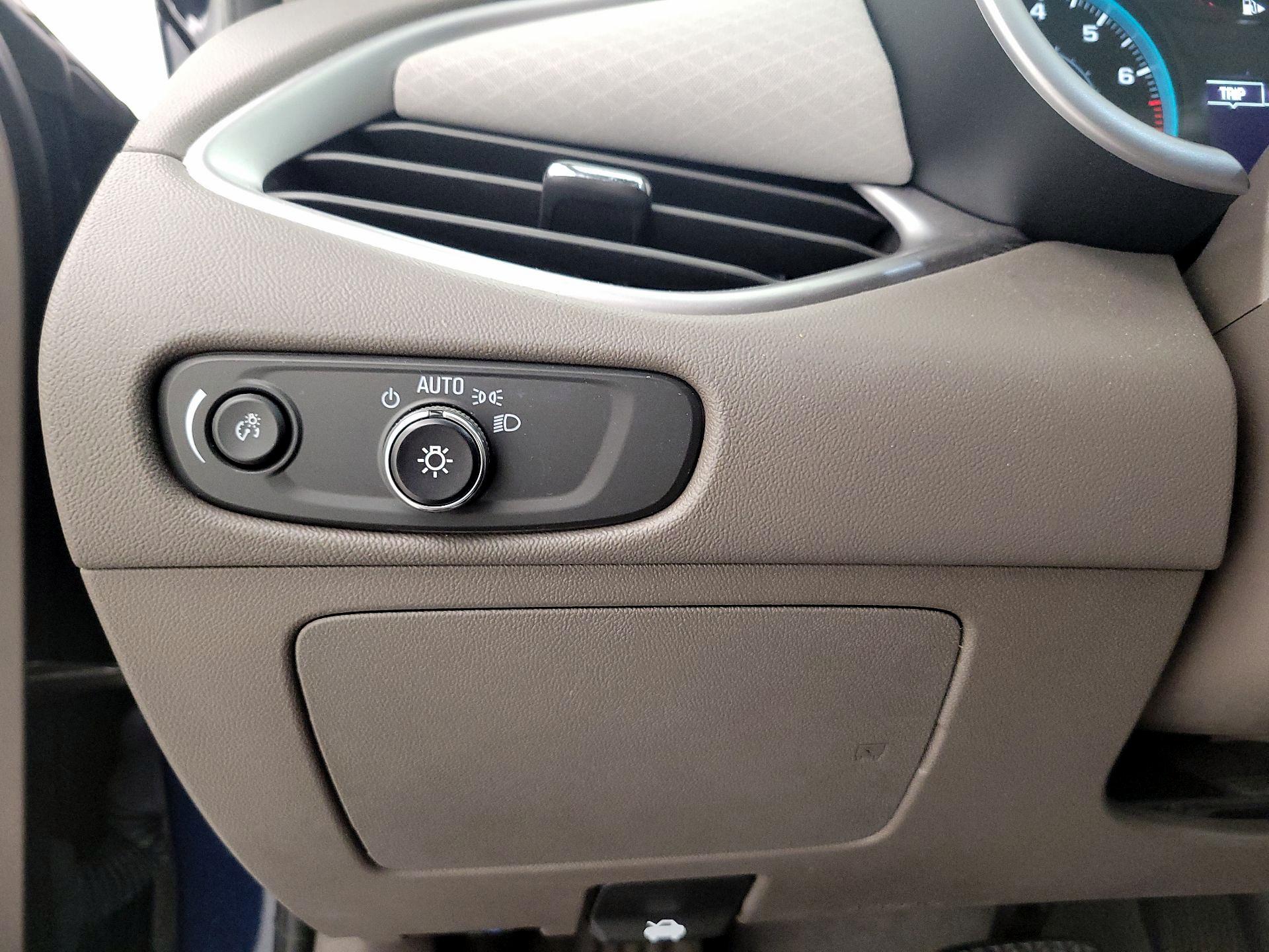 Thumbnail: 2022 Chevrolet Malibu - 13