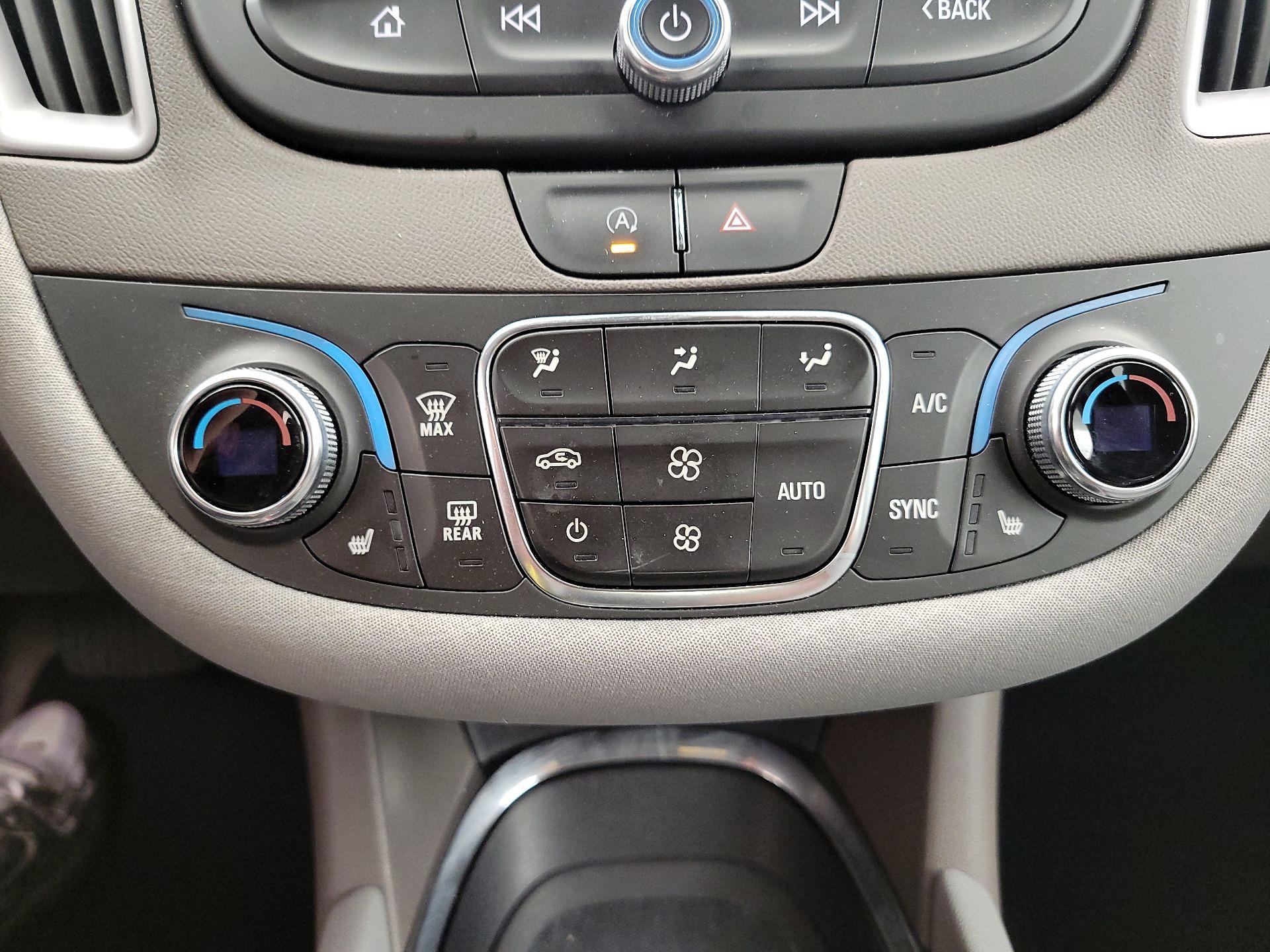 Thumbnail: 2022 Chevrolet Malibu - 16