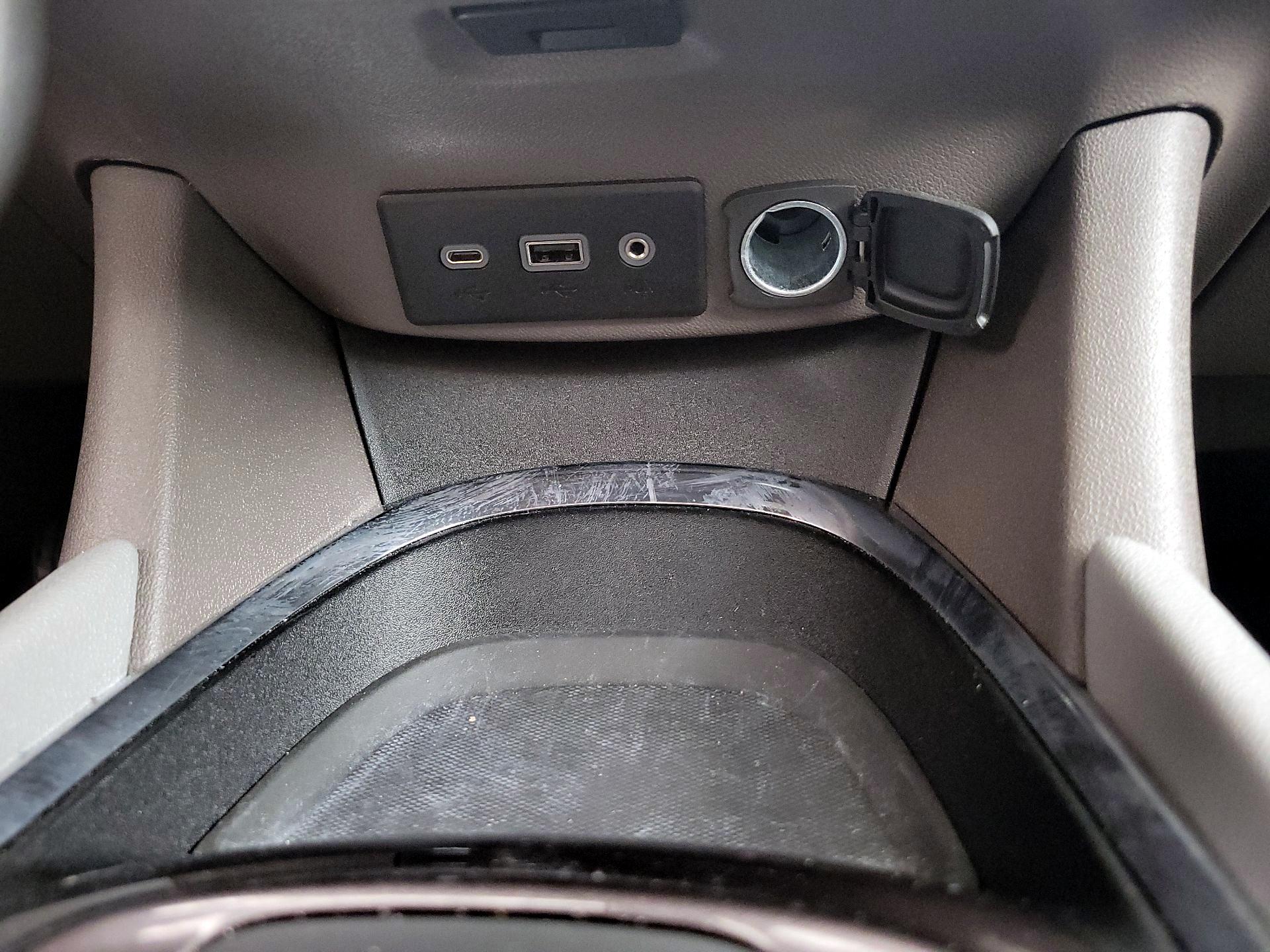 Thumbnail: 2022 Chevrolet Malibu - 18