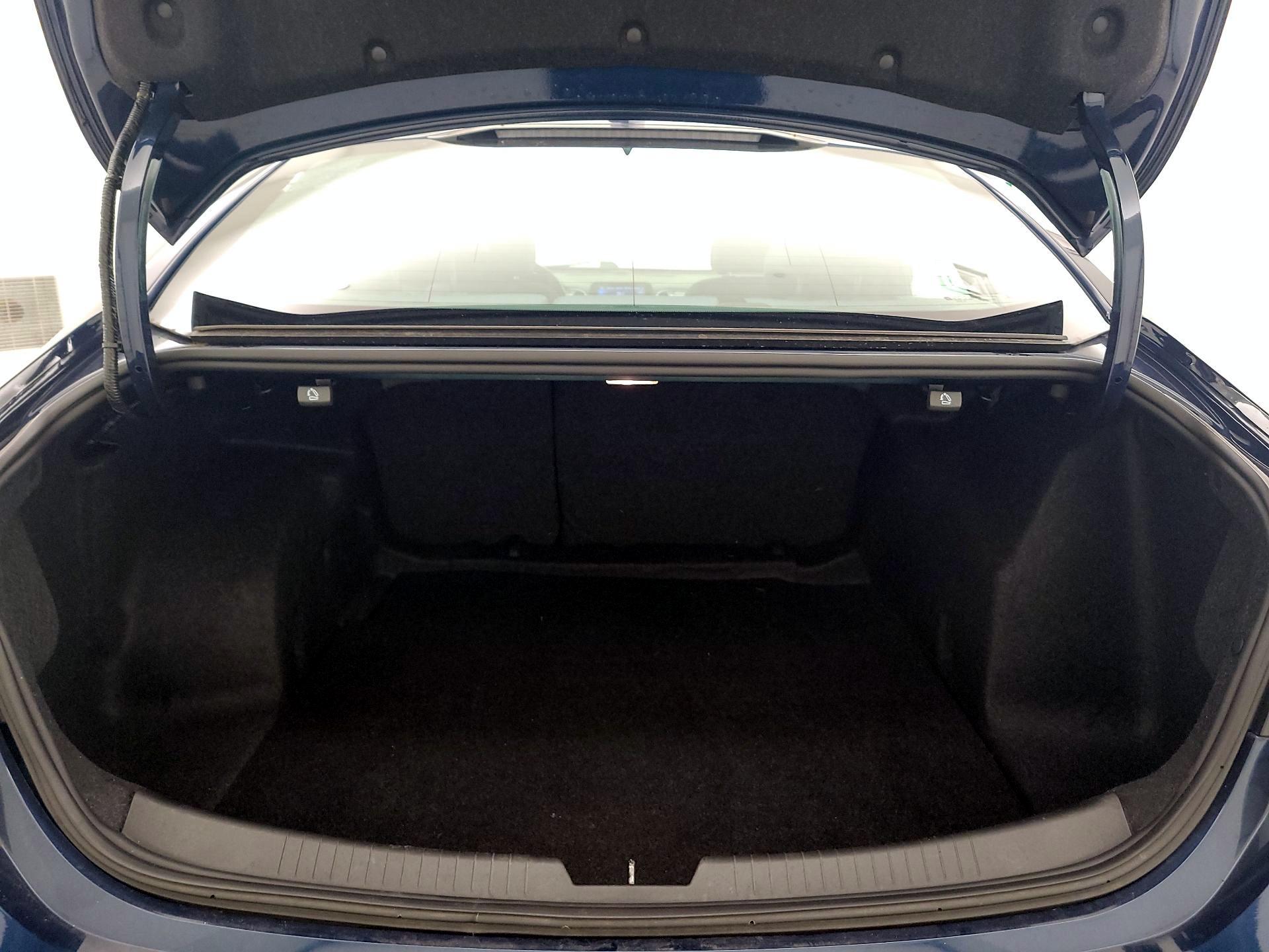 Thumbnail: 2022 Chevrolet Malibu - 20