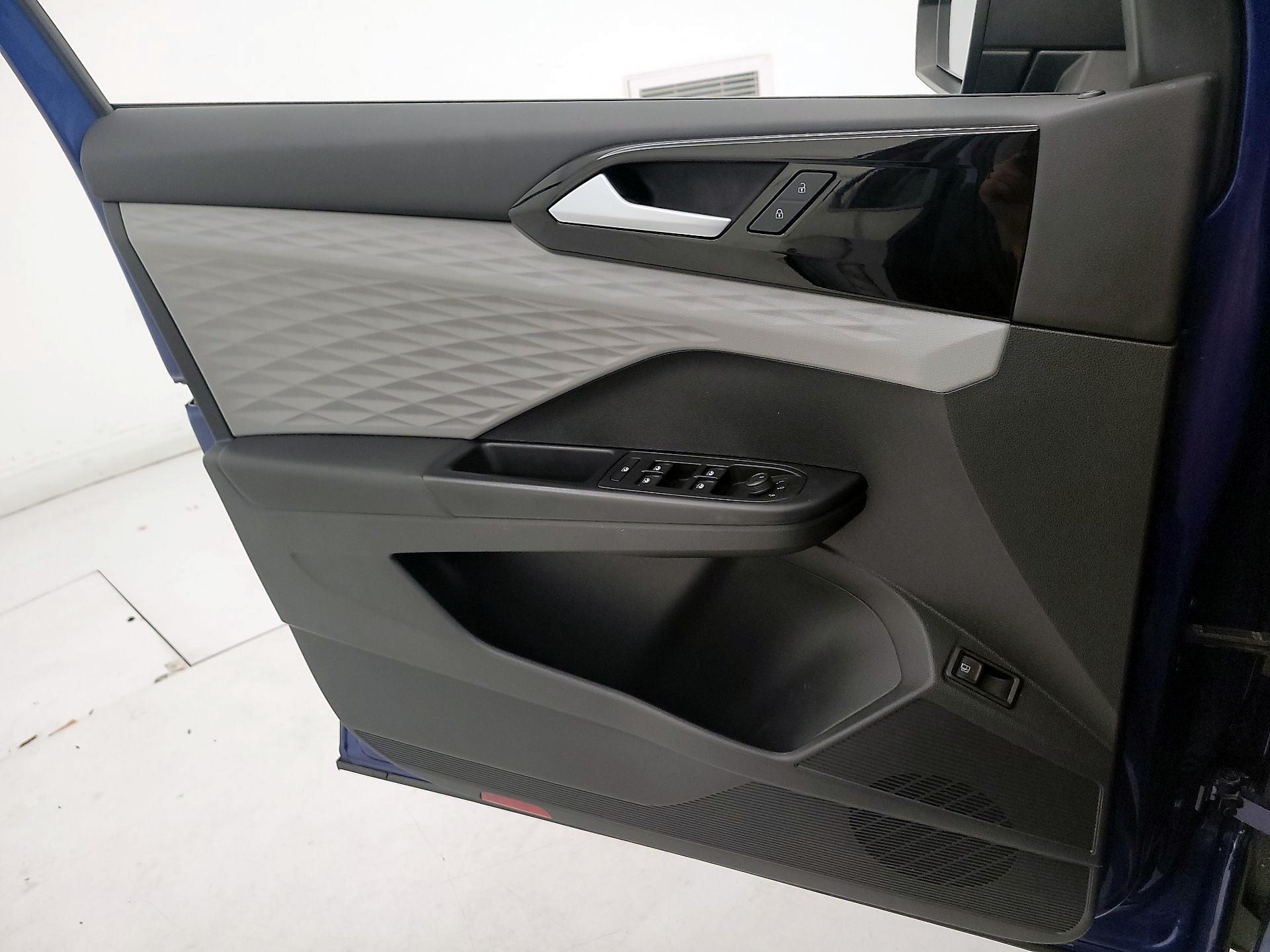 Thumbnail: 2022 Volkswagen Taos - 12