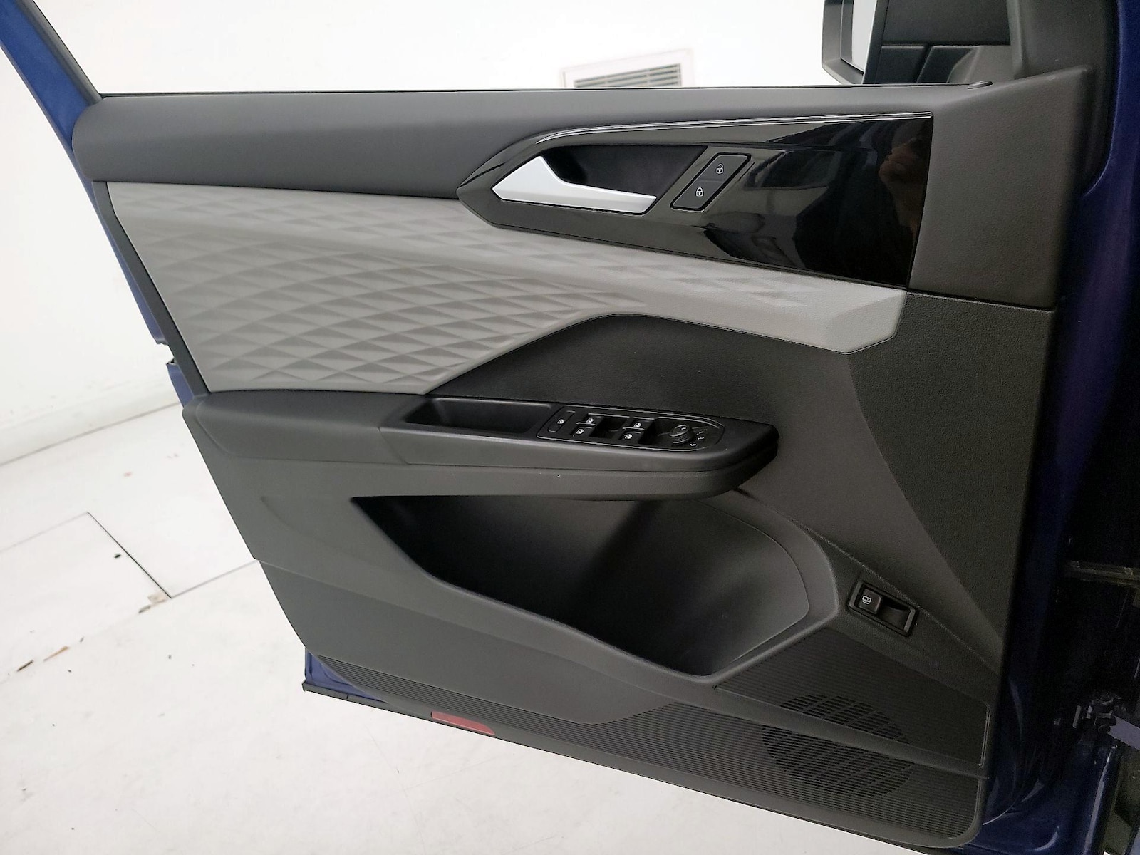 2022 Volkswagen Taos S - Photo 13